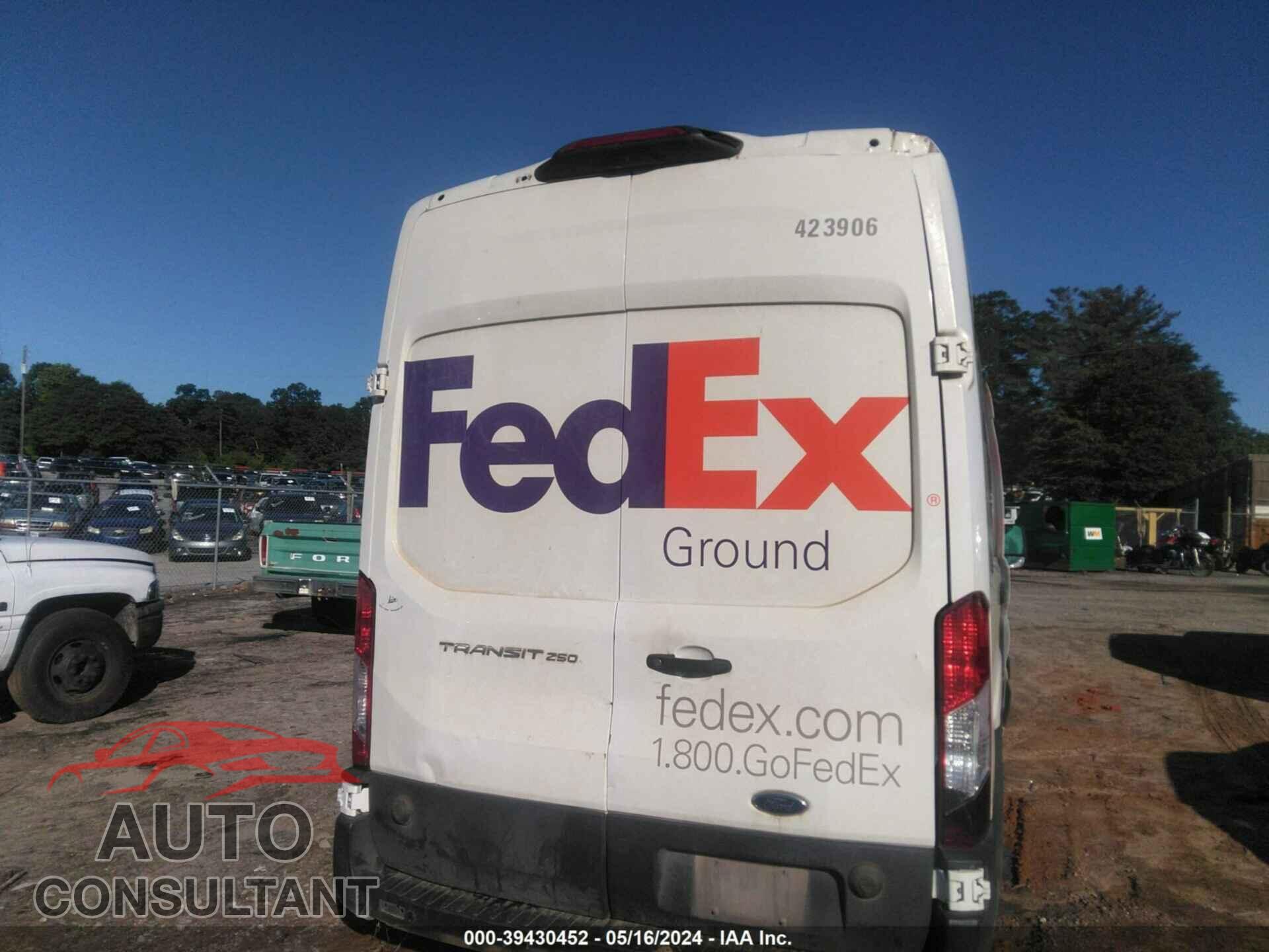 FORD TRANSIT 2019 - 1FTYR3XM9KKB18252