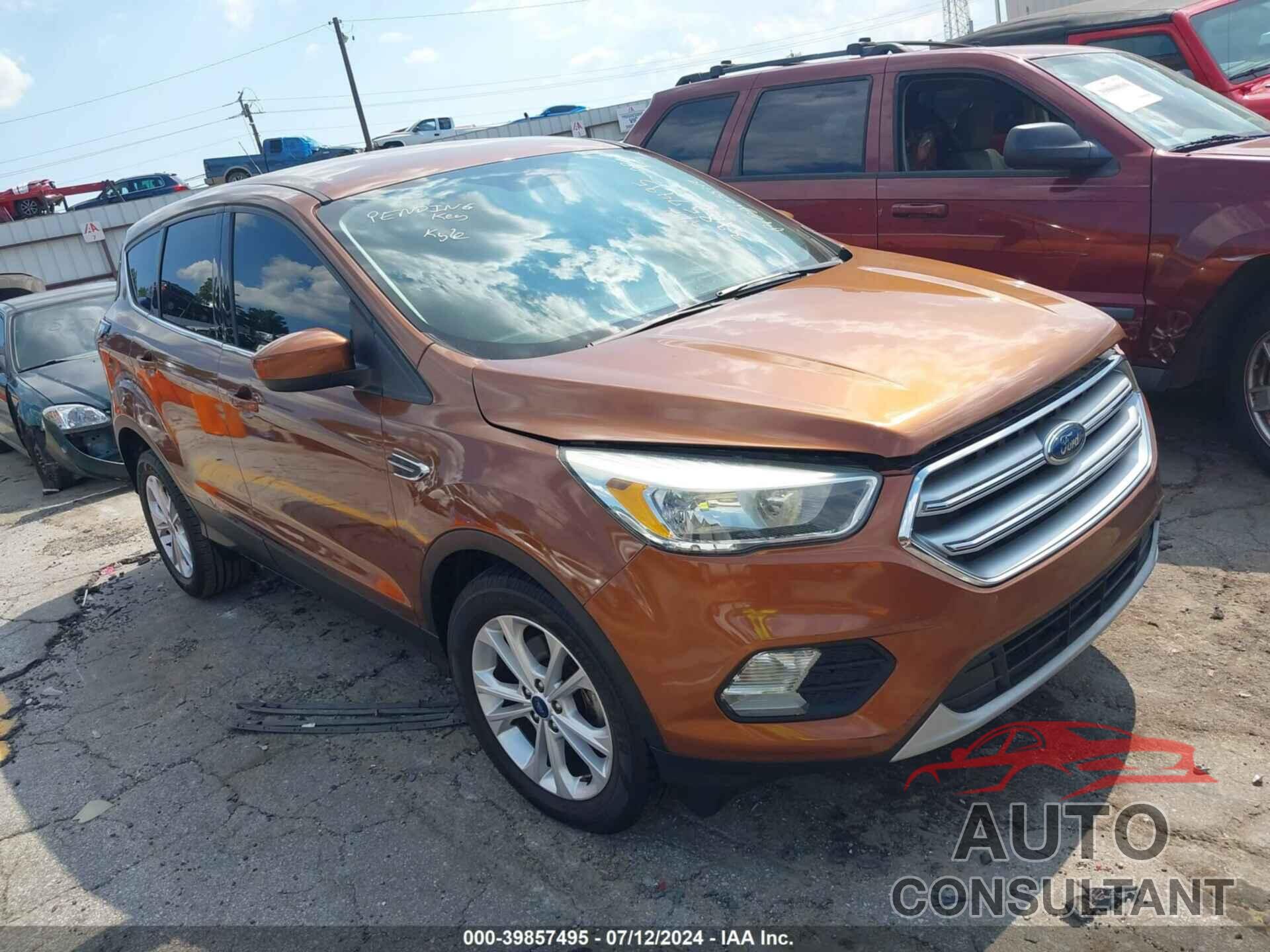 FORD ESCAPE 2017 - 1FMCU0GD8HUA38294