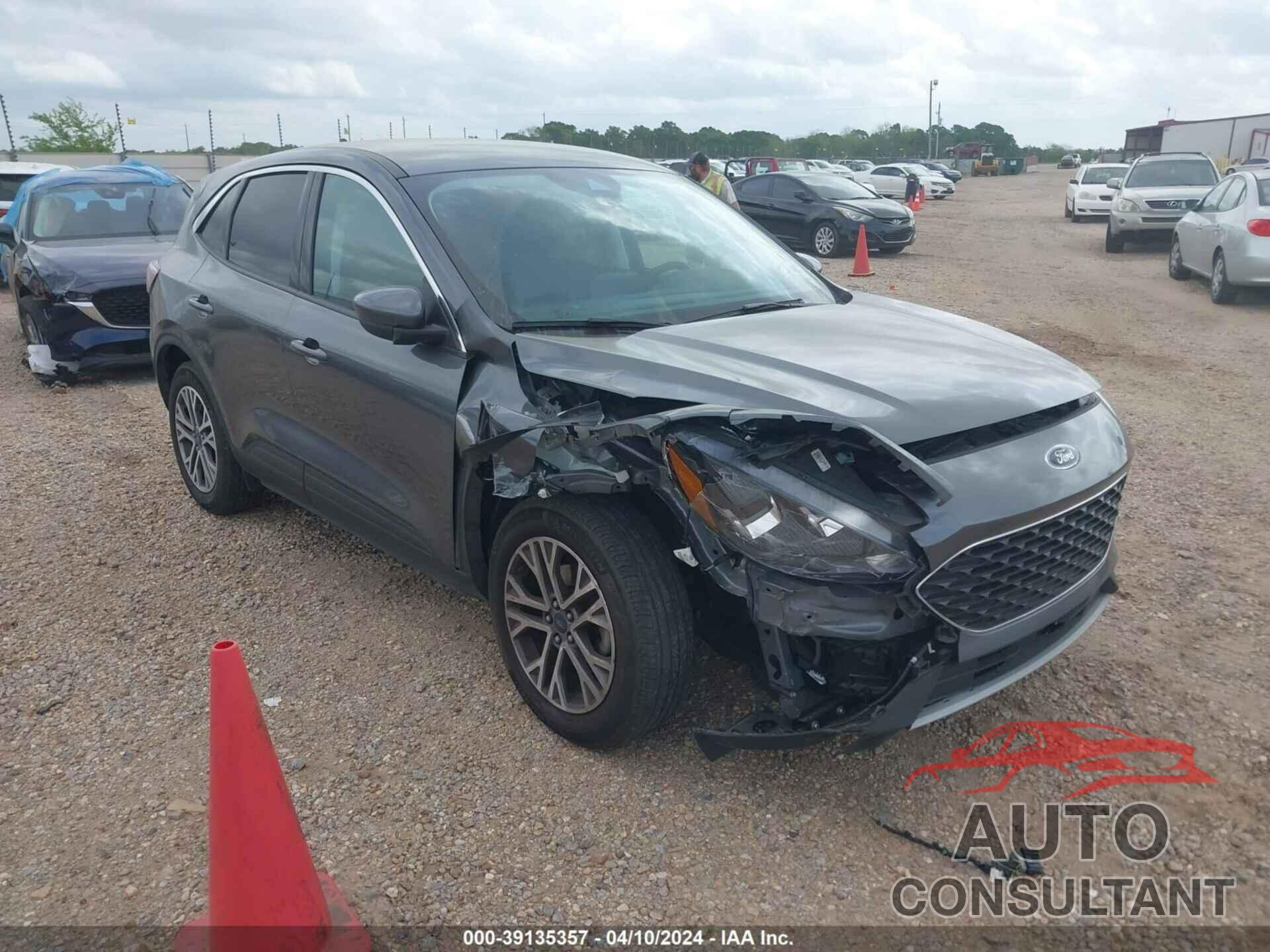 FORD ESCAPE 2022 - 1FMCU0H64NUA45805