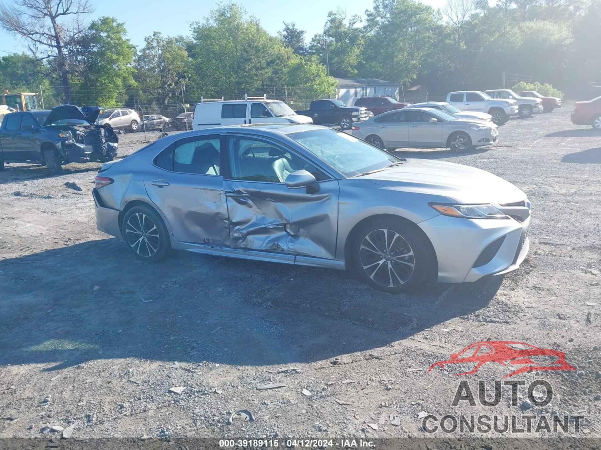 TOYOTA CAMRY 2018 - 4T1B11HK4JU145825