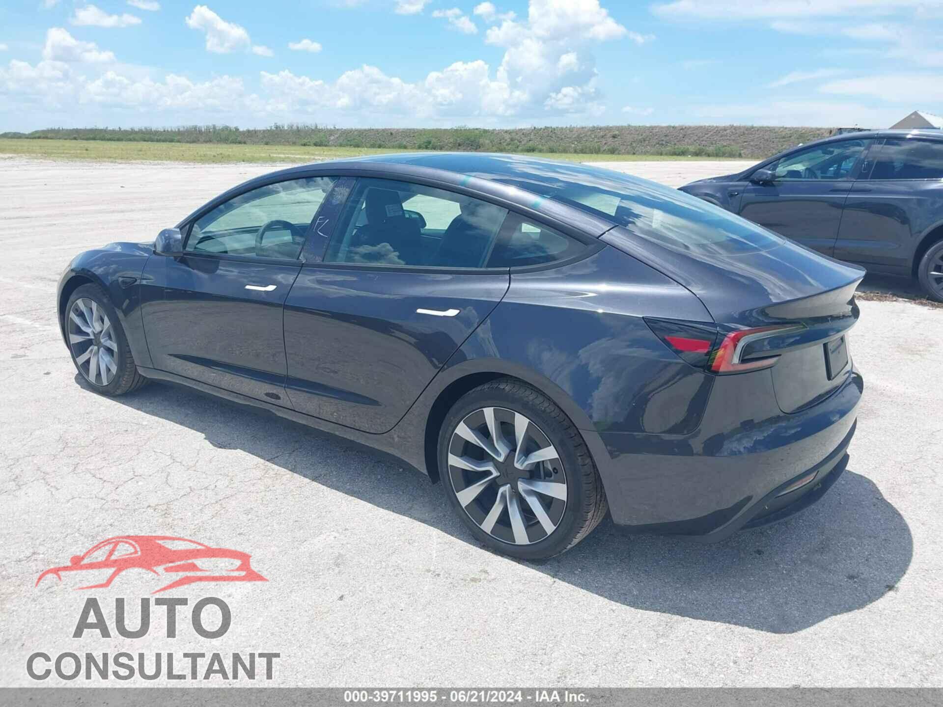 TESLA MODEL 3 2024 - 5YJ3E1EA7RF751049