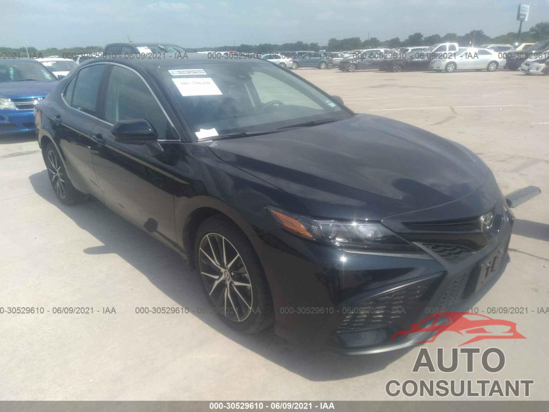 TOYOTA CAMRY 2021 - 4T1G11AK9MU563205