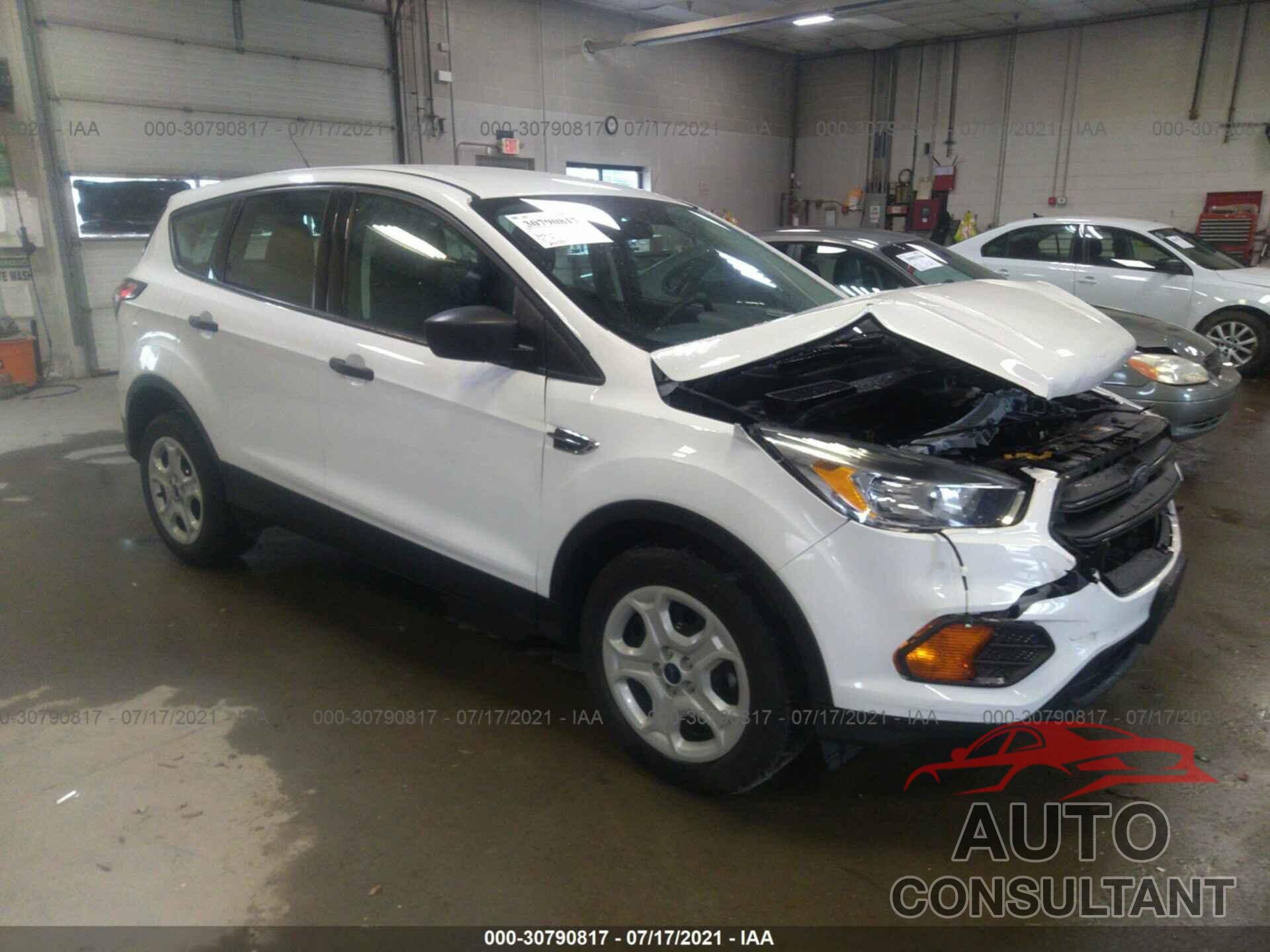 FORD ESCAPE 2017 - 1FMCU0F79HUC30075