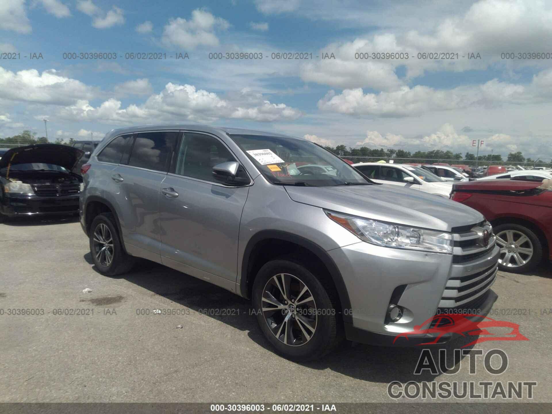 TOYOTA HIGHLANDER 2018 - 5TDZZRFH4JS262567