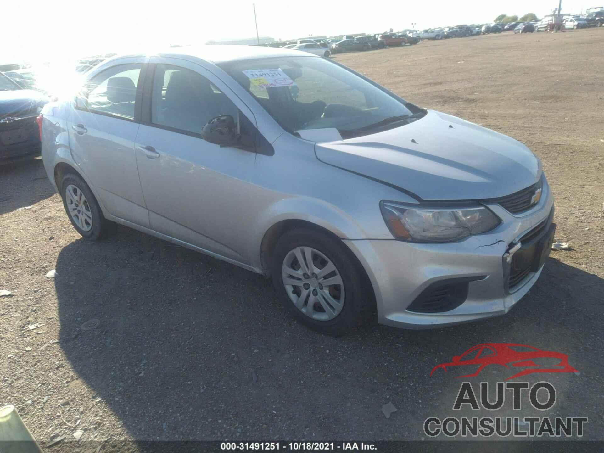 CHEVROLET SONIC 2017 - 1G1JB5SH6H4177437