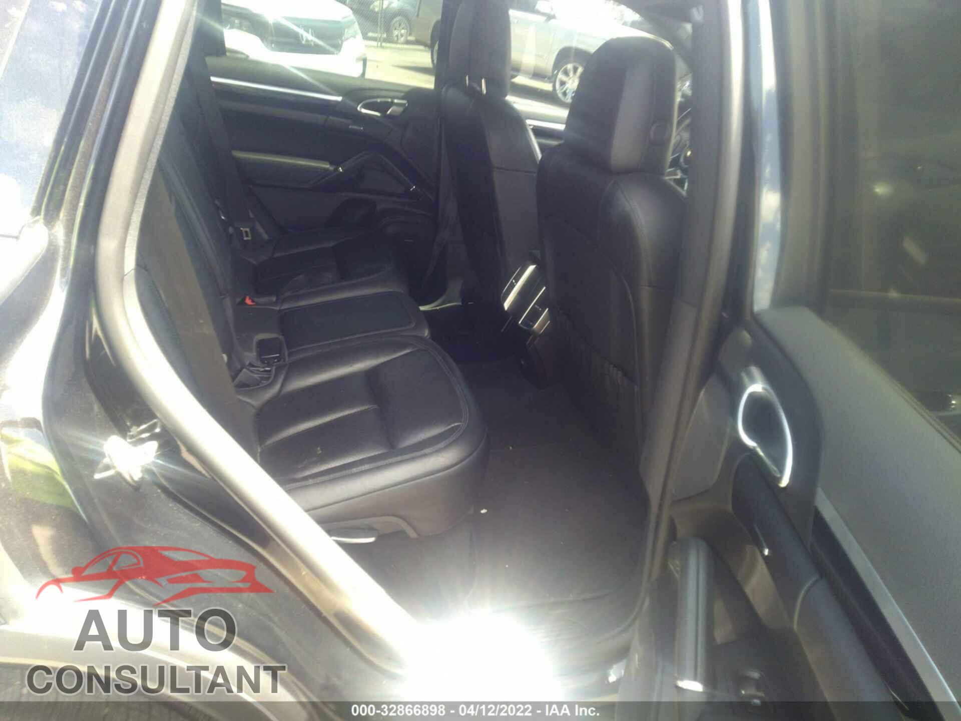 PORSCHE CAYENNE 2017 - WP1AB2A26HLA52249