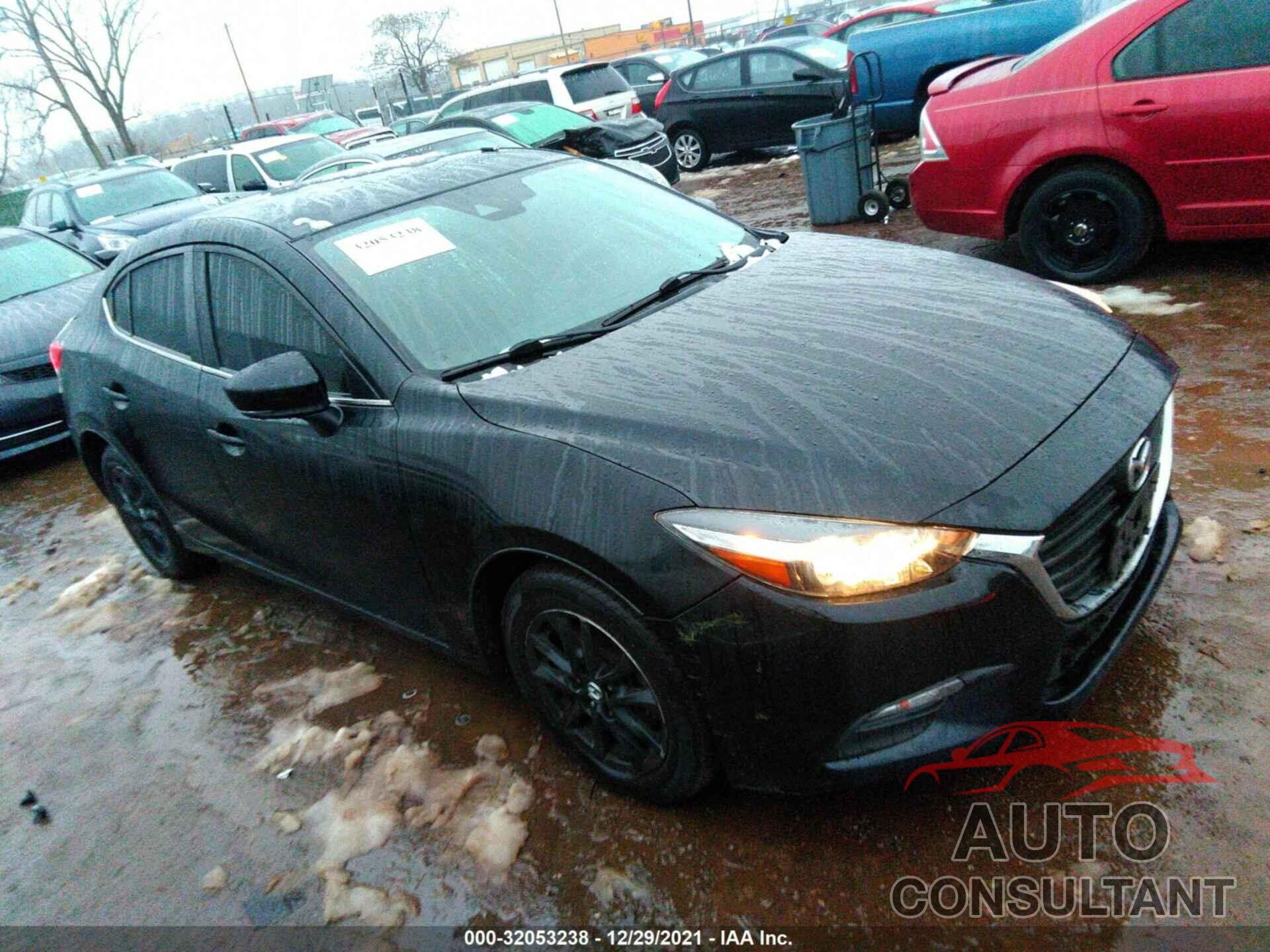 MAZDA MAZDA3 4-DOOR 2018 - 3MZBN1U73JM214922