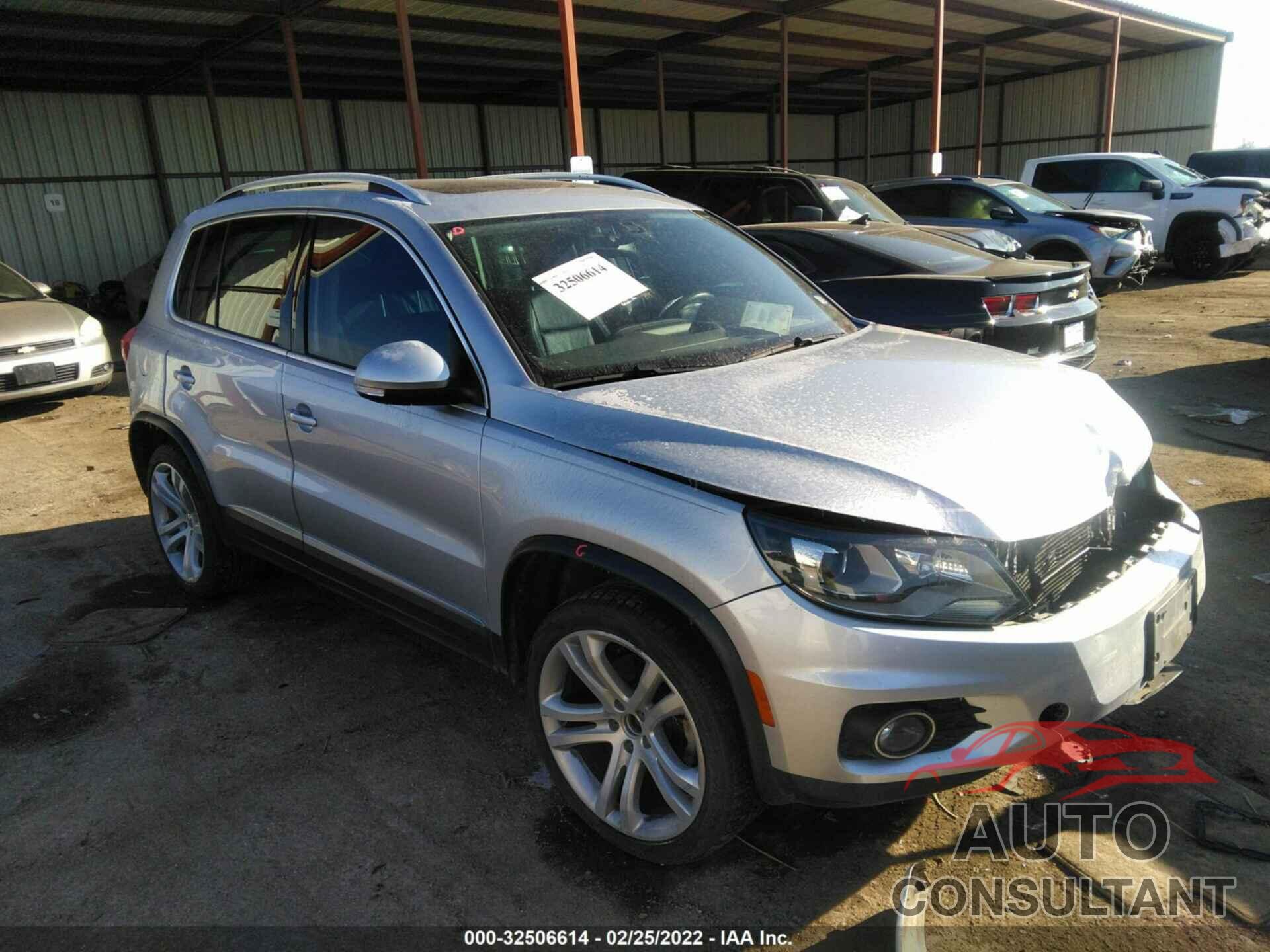 VOLKSWAGEN TIGUAN 2016 - WVGAV7AX3GW616918