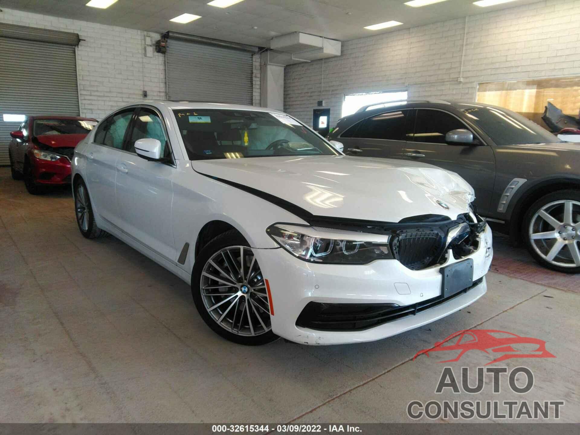 BMW 5 SERIES 2019 - WBAJA5C55KBX88171