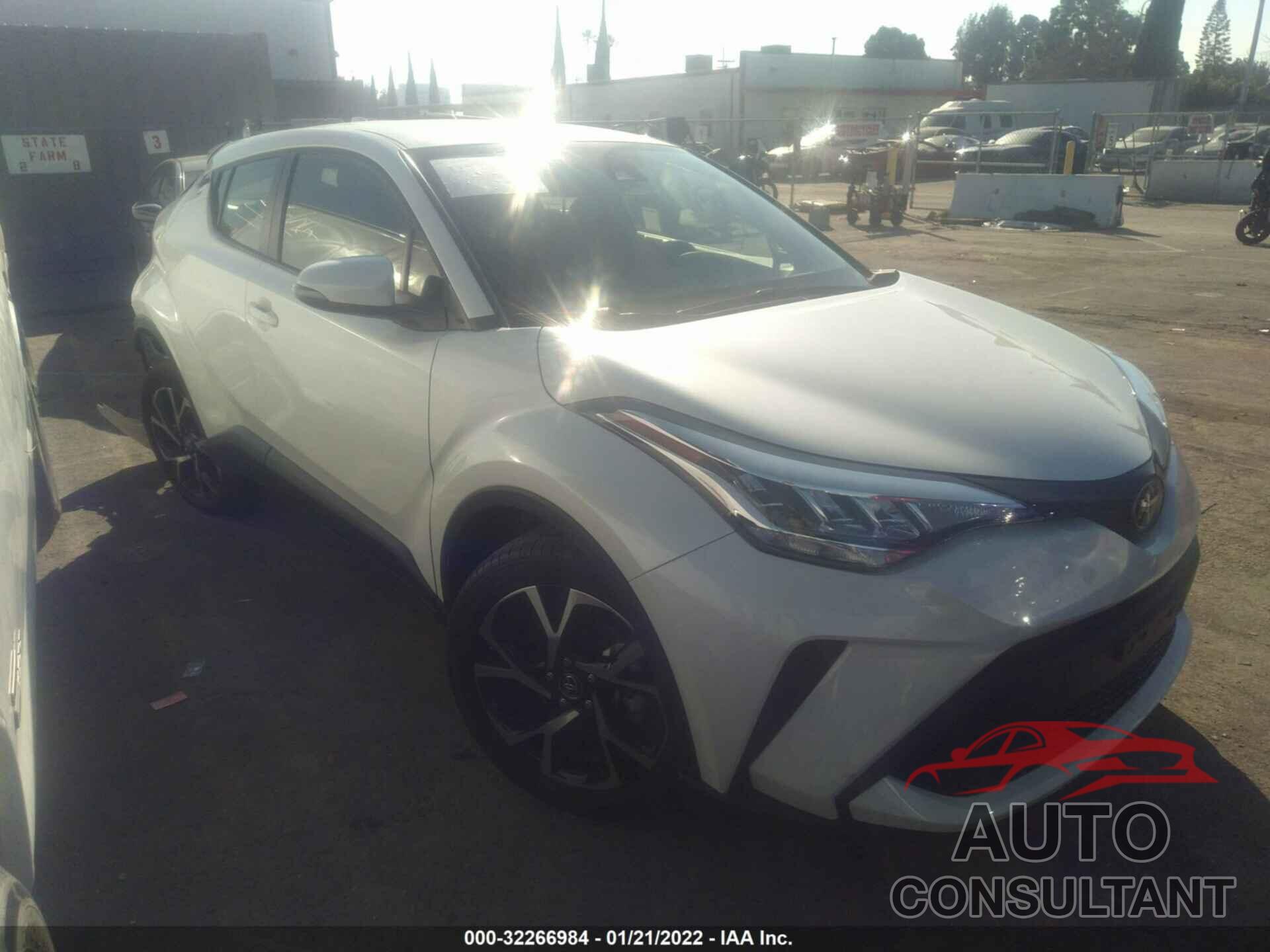 TOYOTA C-HR 2021 - JTNKHMBX1M1115849