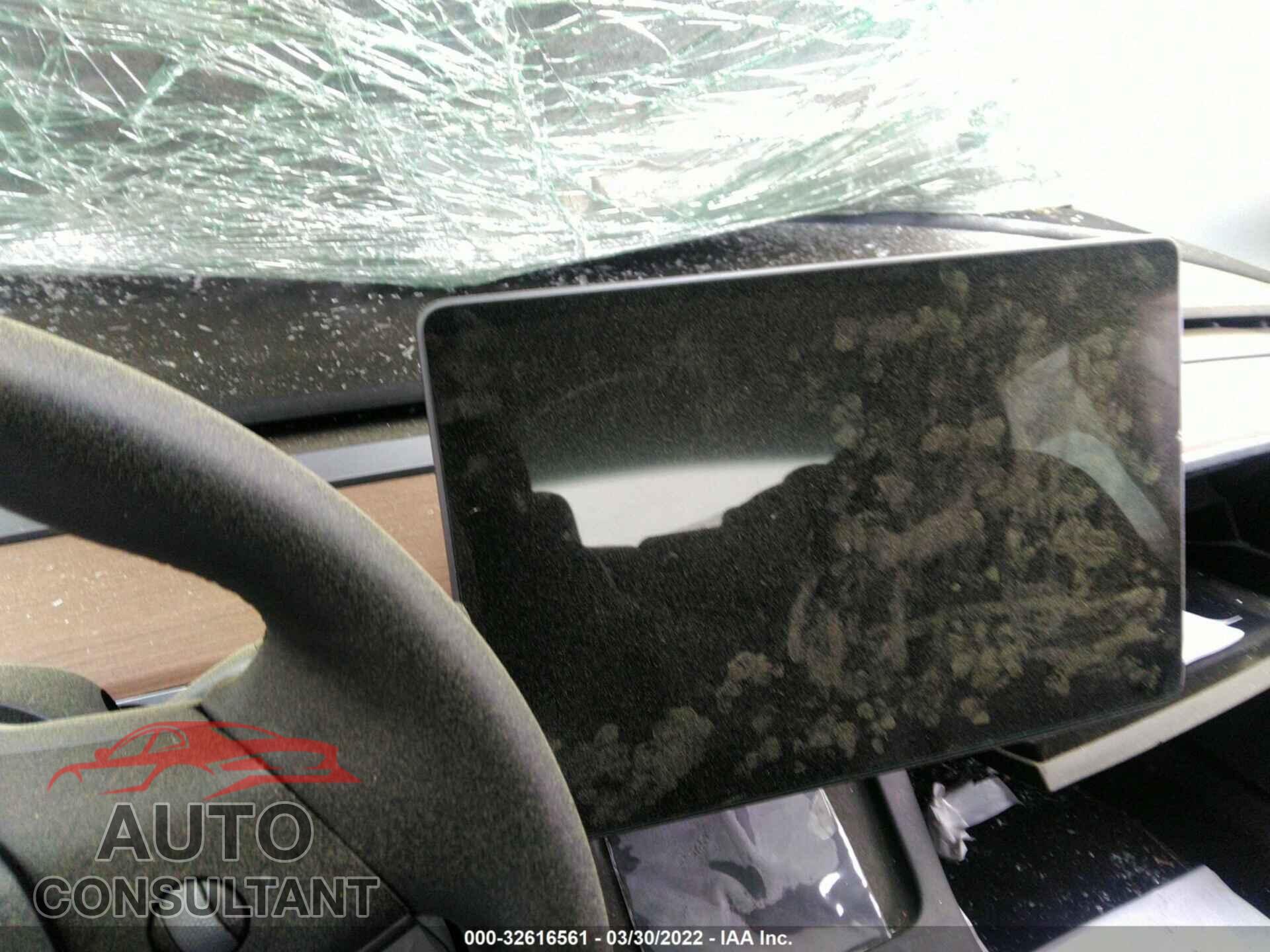 TESLA MODEL 3 2021 - 5YJ3E1EB6MF048978