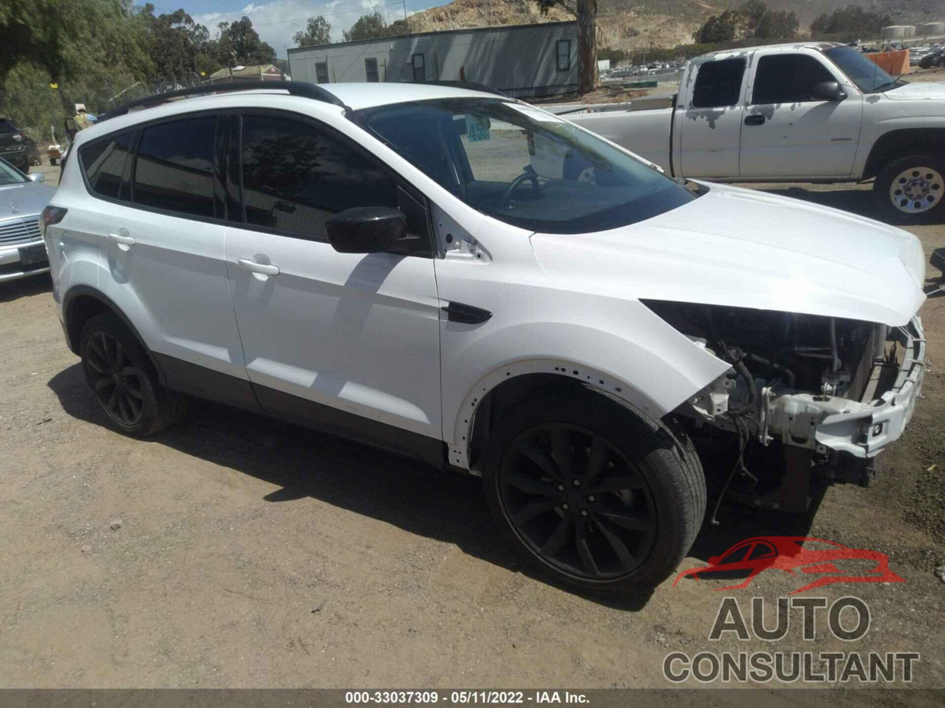 FORD ESCAPE 2017 - 1FMCU0GD3HUB81184