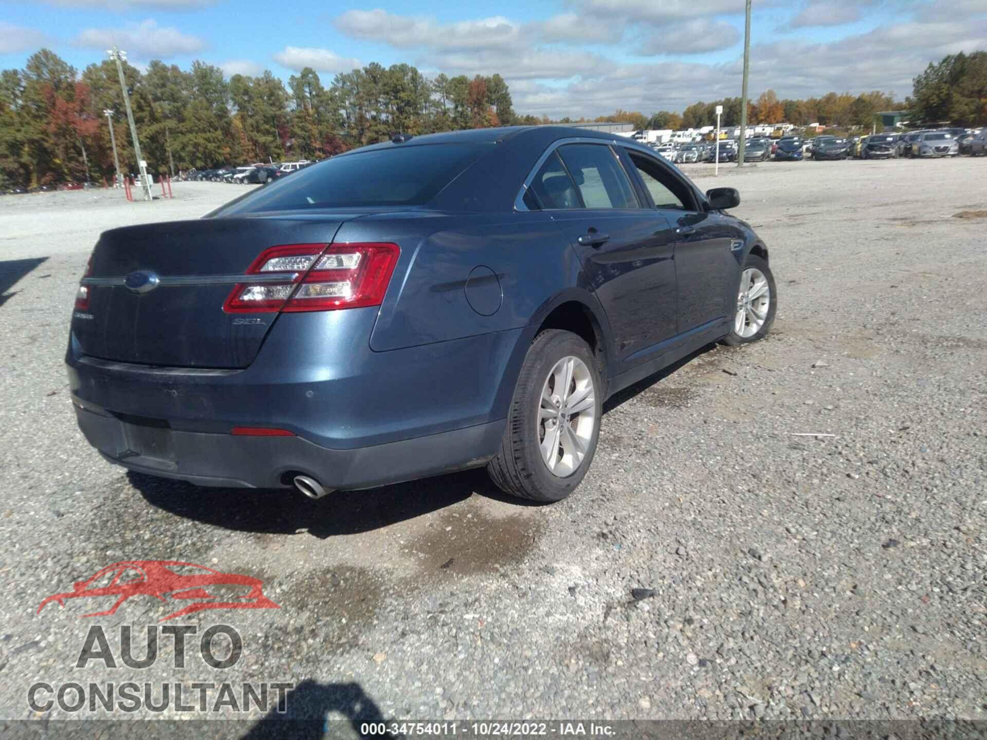 FORD TAURUS 2018 - 1FAHP2E82JG102813