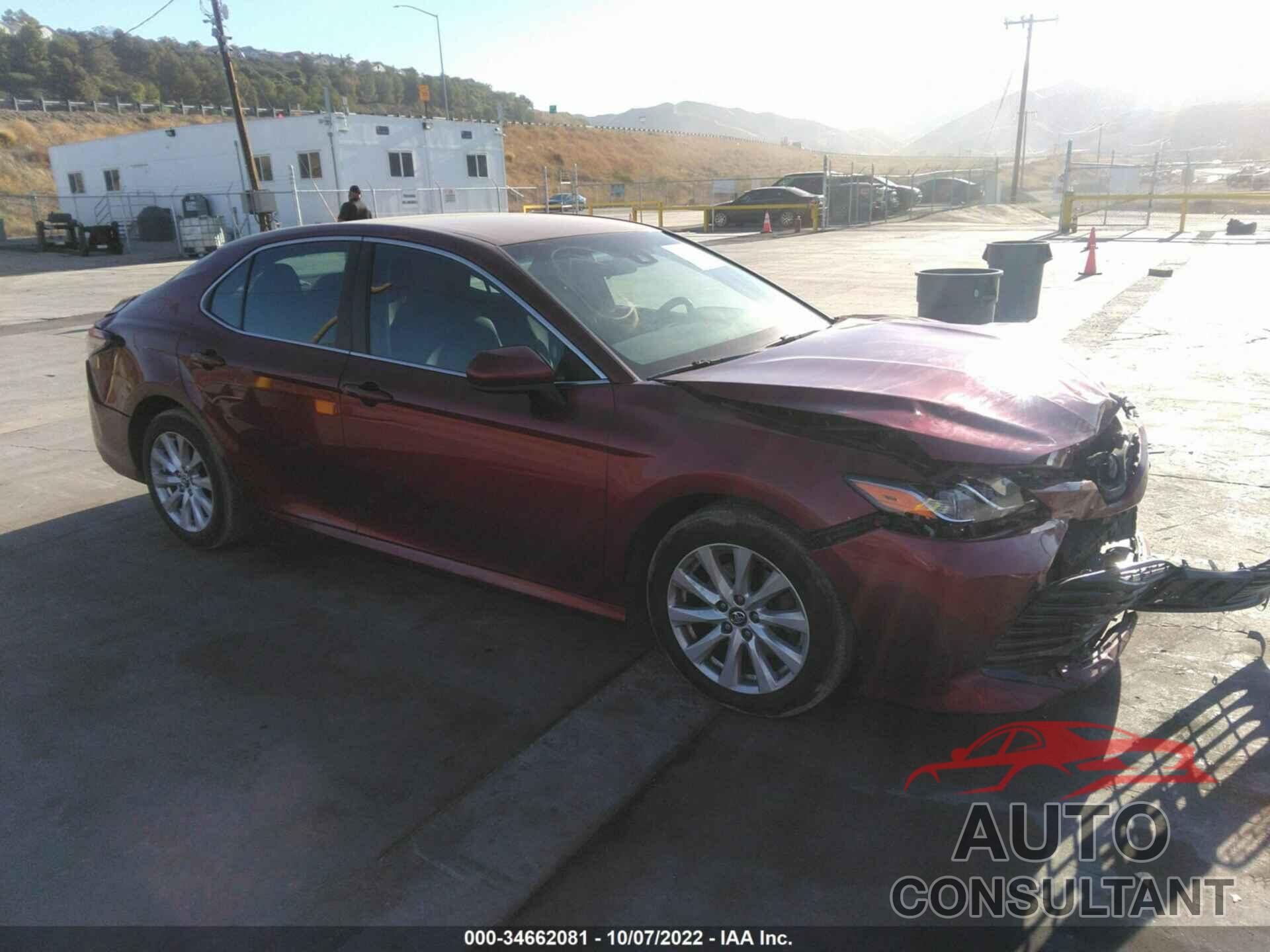 TOYOTA CAMRY 2018 - 4T1B11HK4JU576777