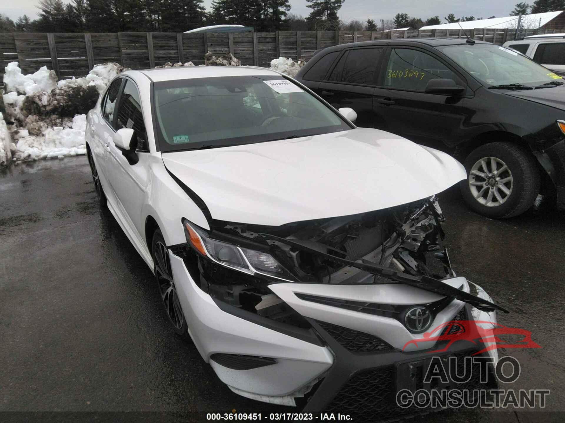 TOYOTA CAMRY 2018 - 4T1B11HKXJU656634