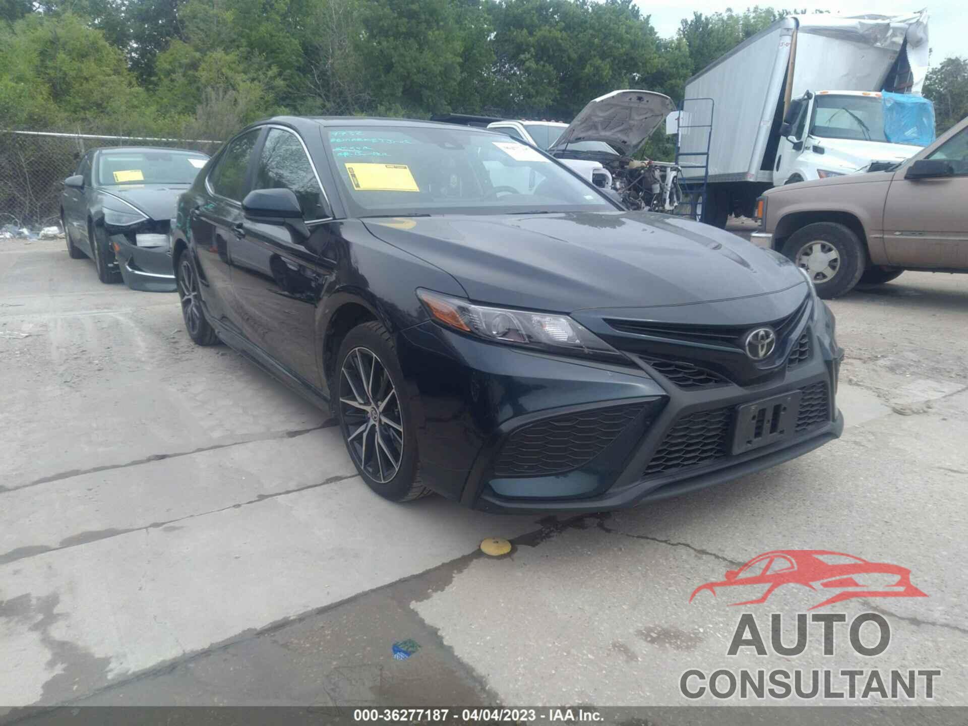 TOYOTA CAMRY 2021 - 4T1G11AK2MU410987