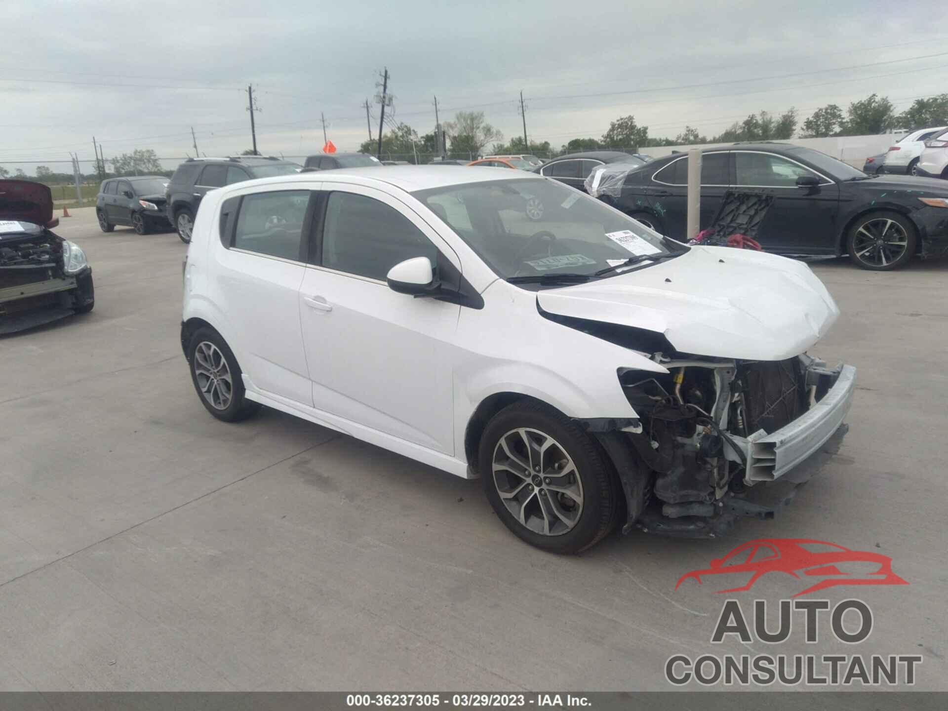 CHEVROLET SONIC 2018 - 1G1JD6SH3J4103737