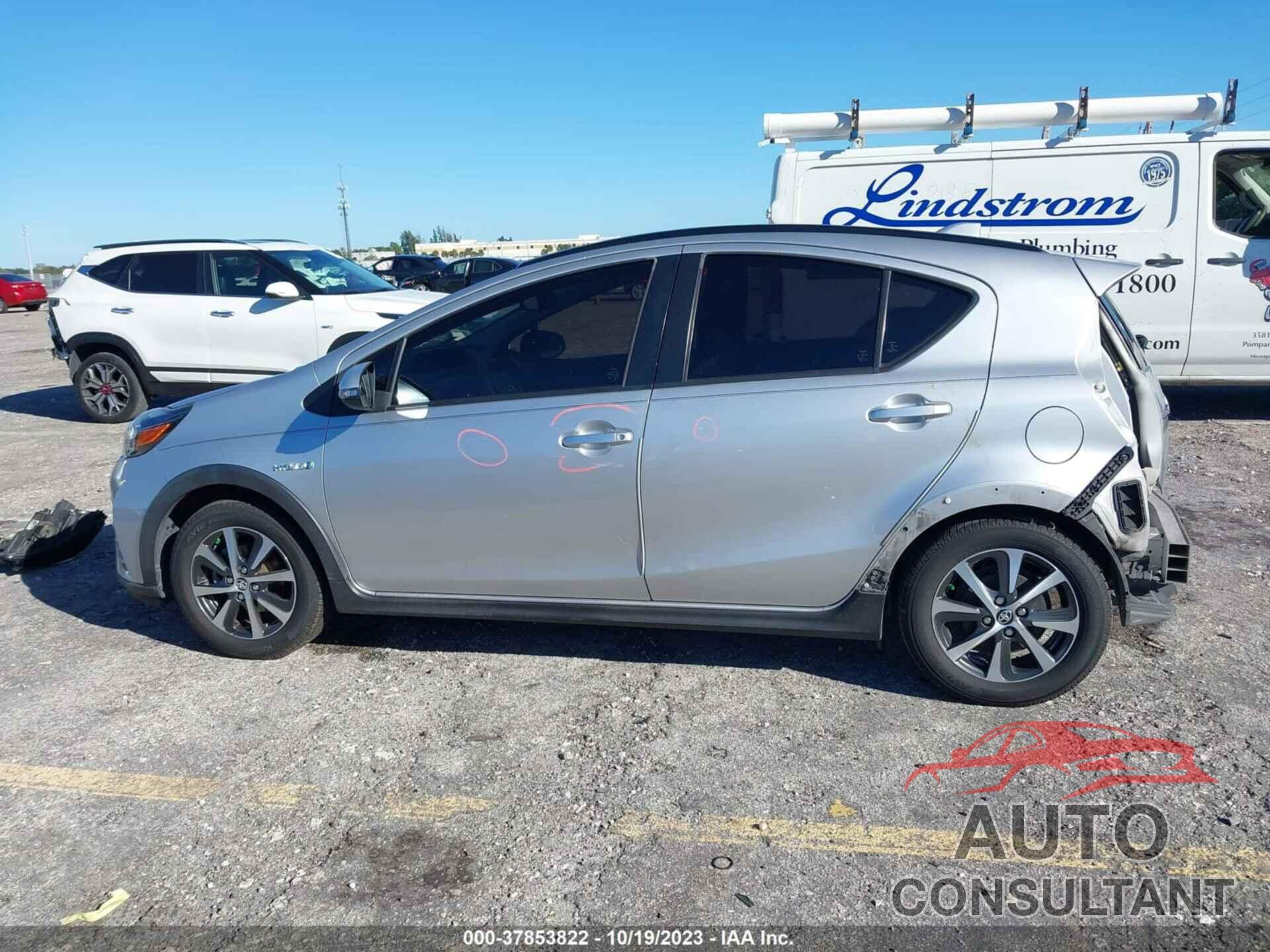 TOYOTA PRIUS C 2018 - JTDKDTB37J1602248