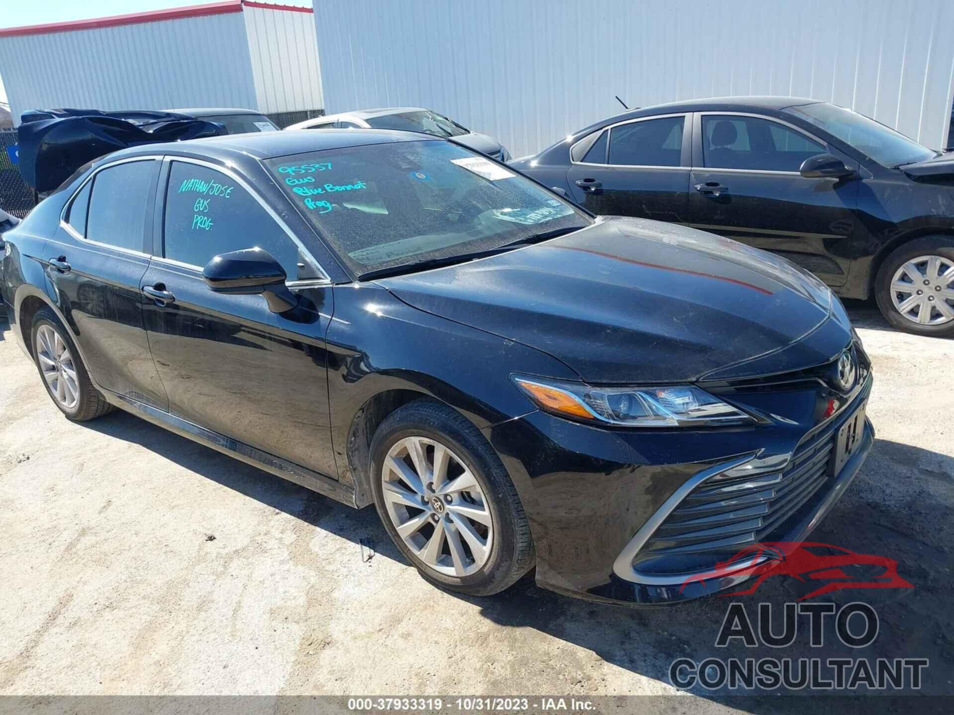 TOYOTA CAMRY 2022 - 4T1C11AK9NU681478