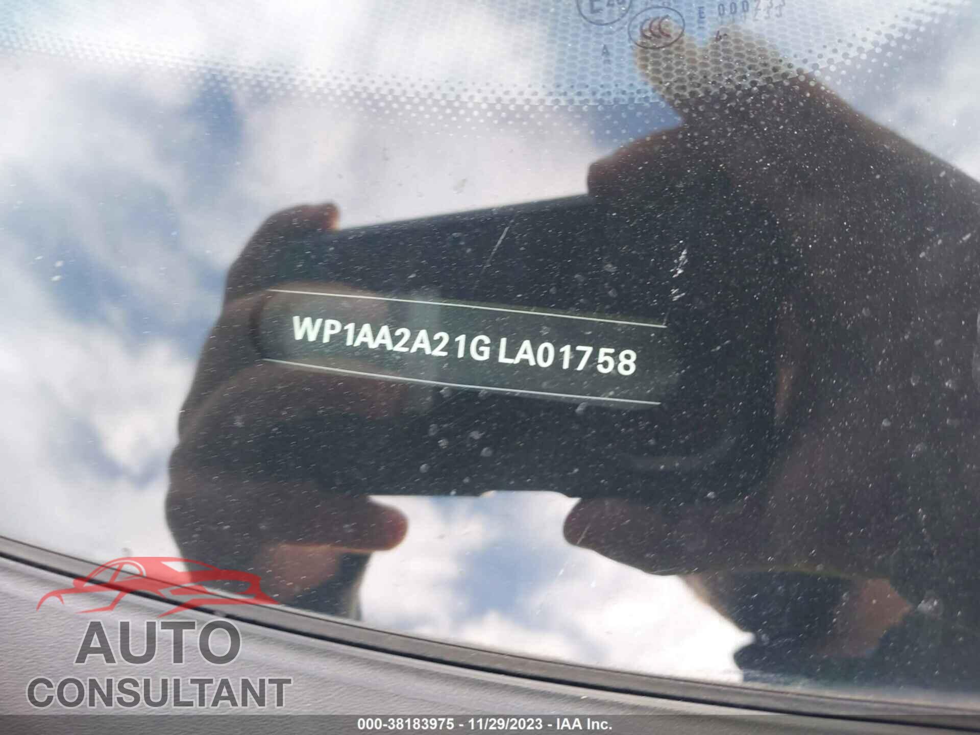 PORSCHE CAYENNE 2016 - WP1AA2A21GLA01758