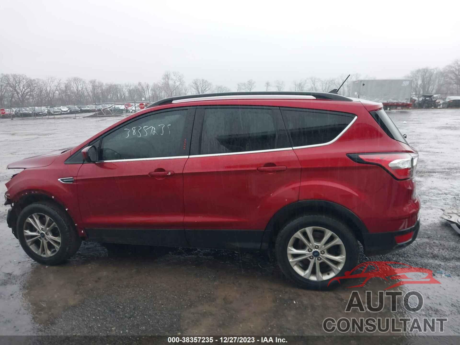 FORD ESCAPE 2018 - 1FMCU9GD3JUB07001