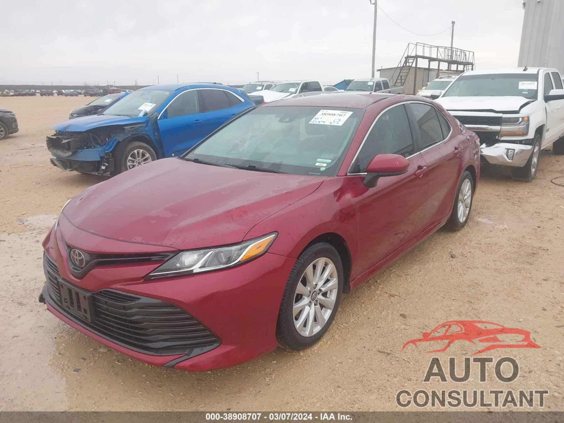 TOYOTA CAMRY 2018 - 4T1B11HK2JU566720