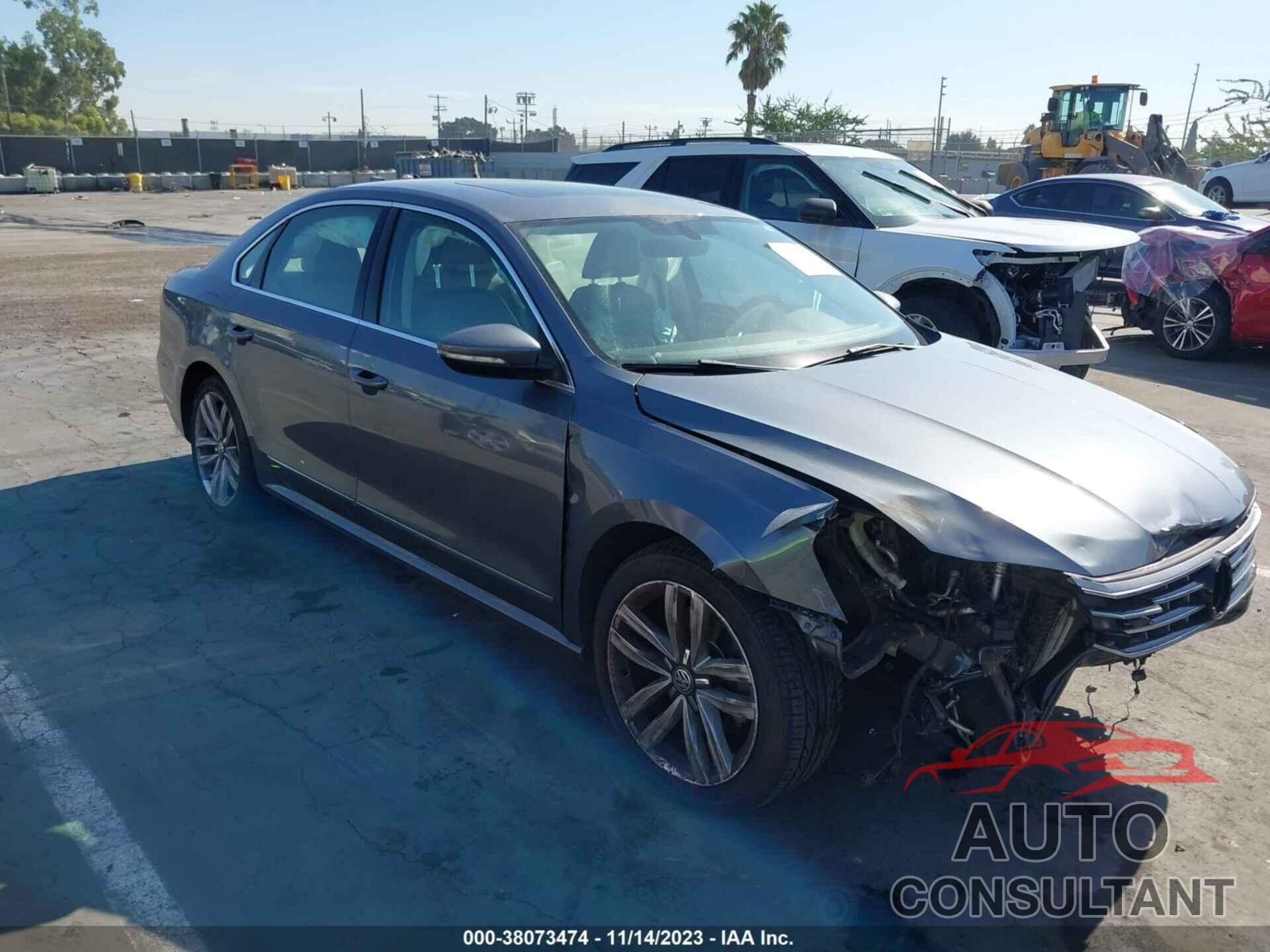VOLKSWAGEN PASSAT 2017 - 1VWGT7A32HC040773