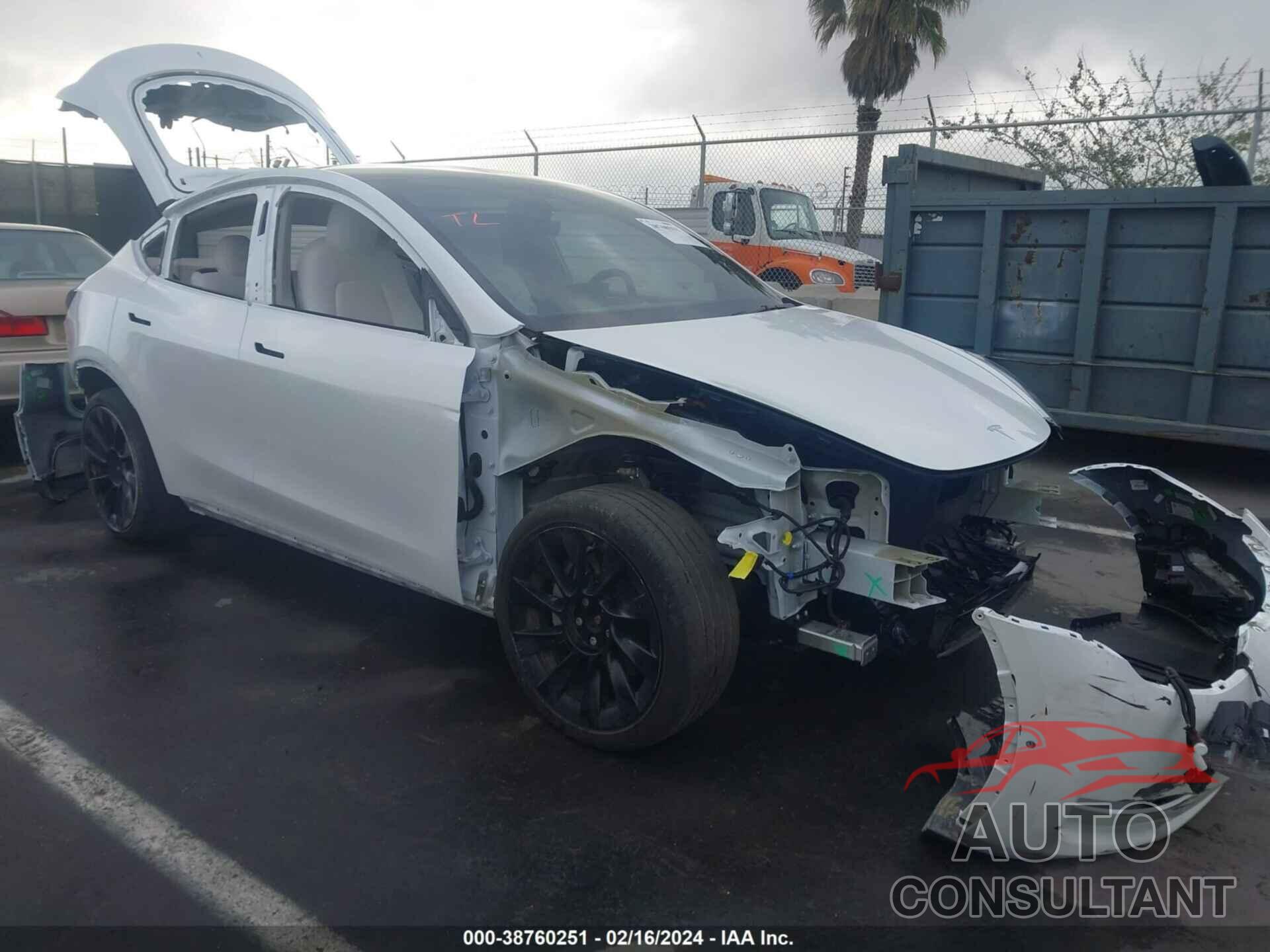 TESLA MODEL Y 2021 - 5YJYGDEE9MF095837