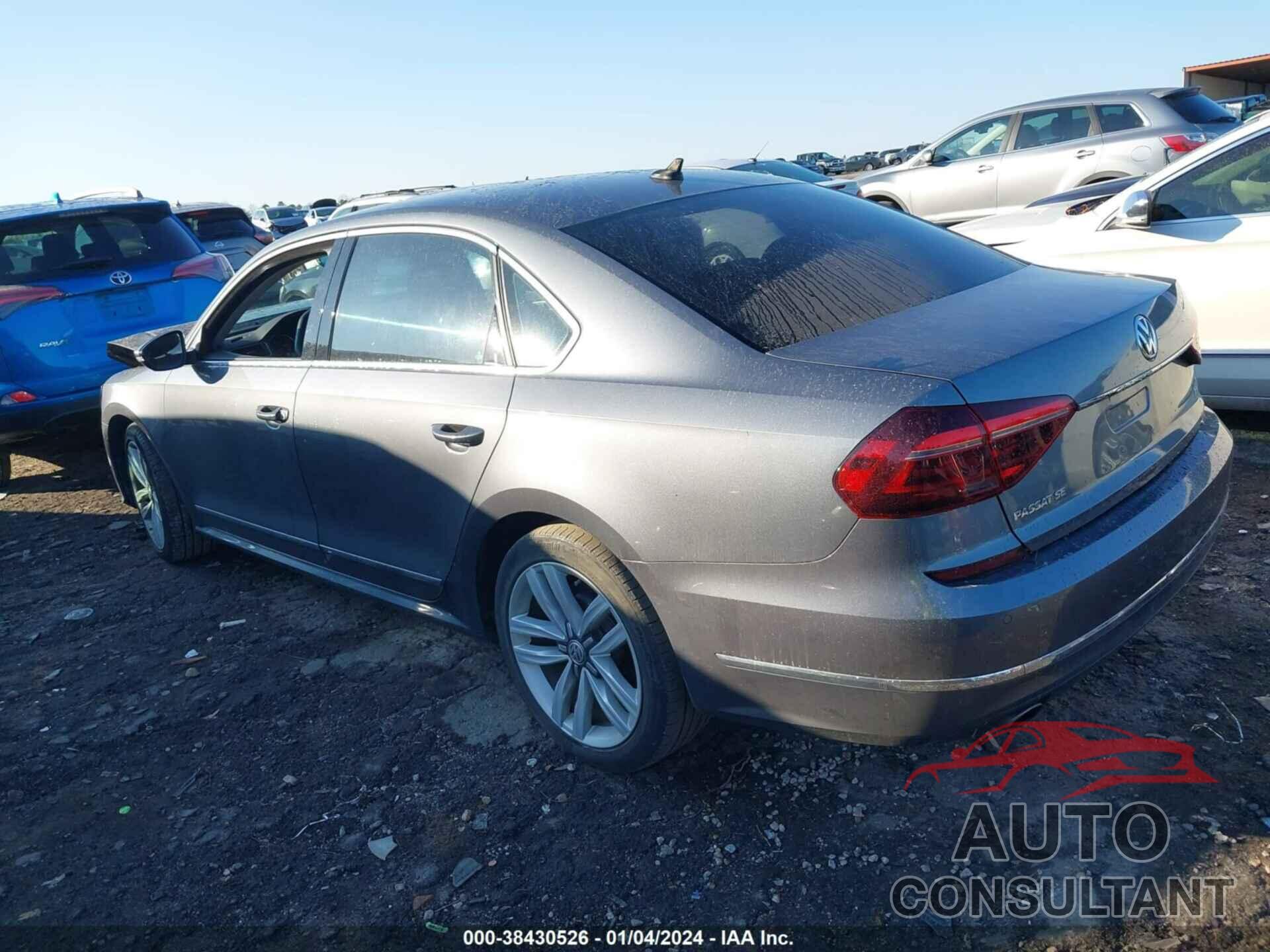 VOLKSWAGEN PASSAT 2017 - 1VWGT7A31HC048878