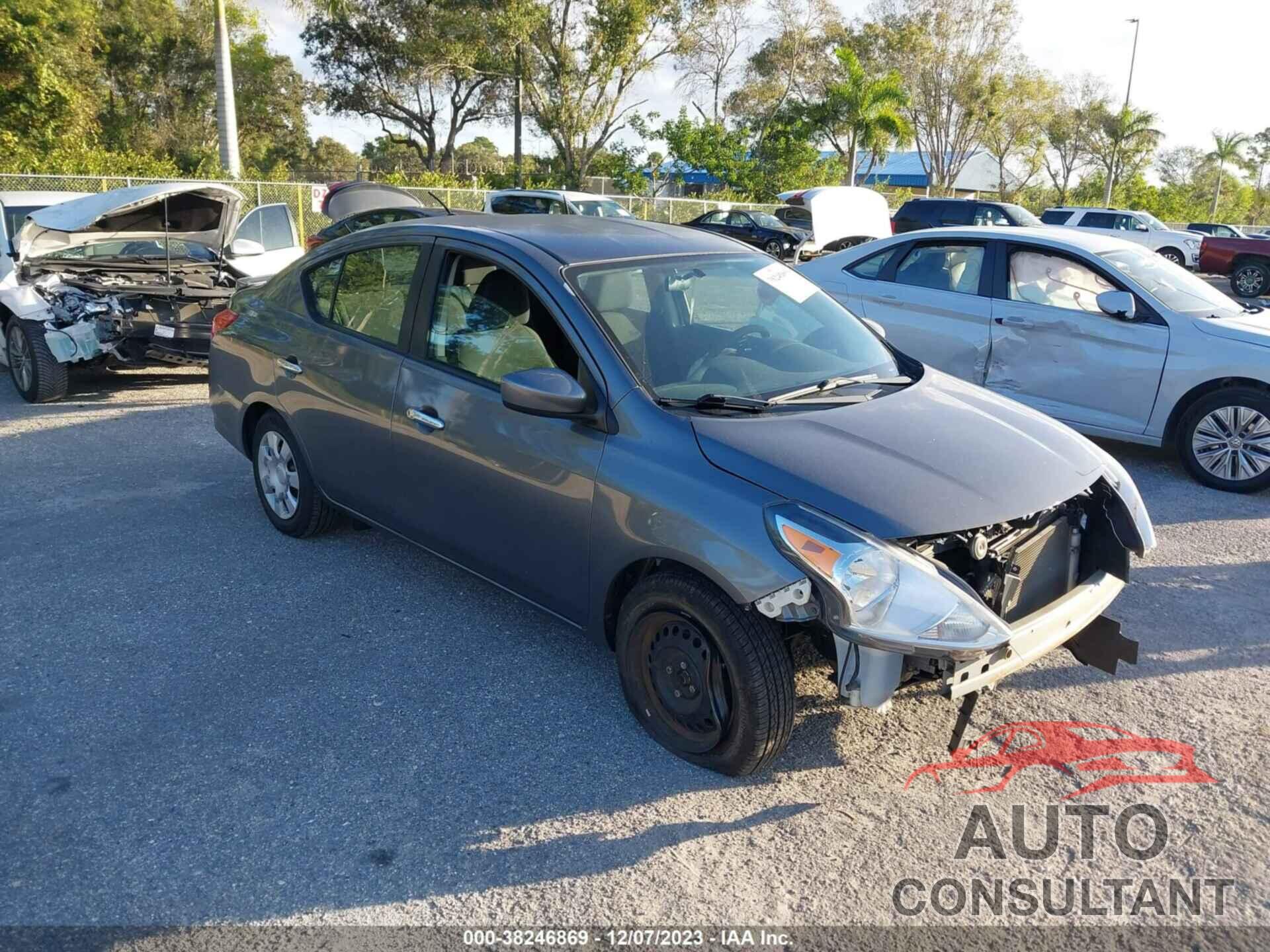 NISSAN VERSA 2018 - 3N1CN7AP6JL814731