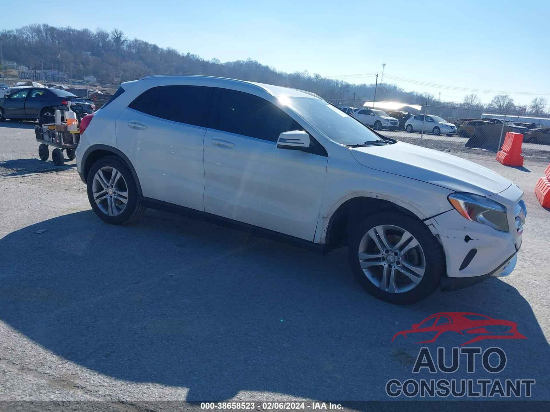 MERCEDES-BENZ GLA 250 2016 - WDCTG4EB7GJ242888