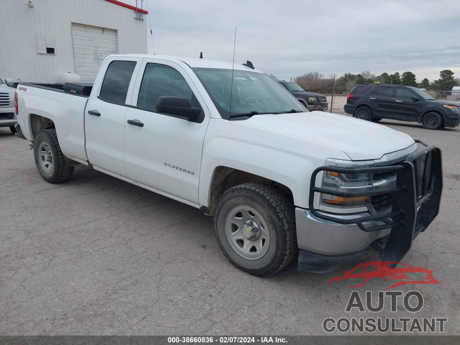 CHEVROLET SILVERADO 1500 2018 - 1GCVKNEC0JZ236919