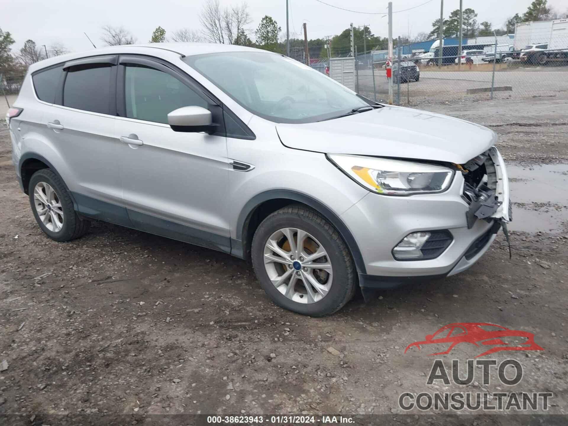 FORD ESCAPE 2017 - 1FMCU9GD2HUC19752