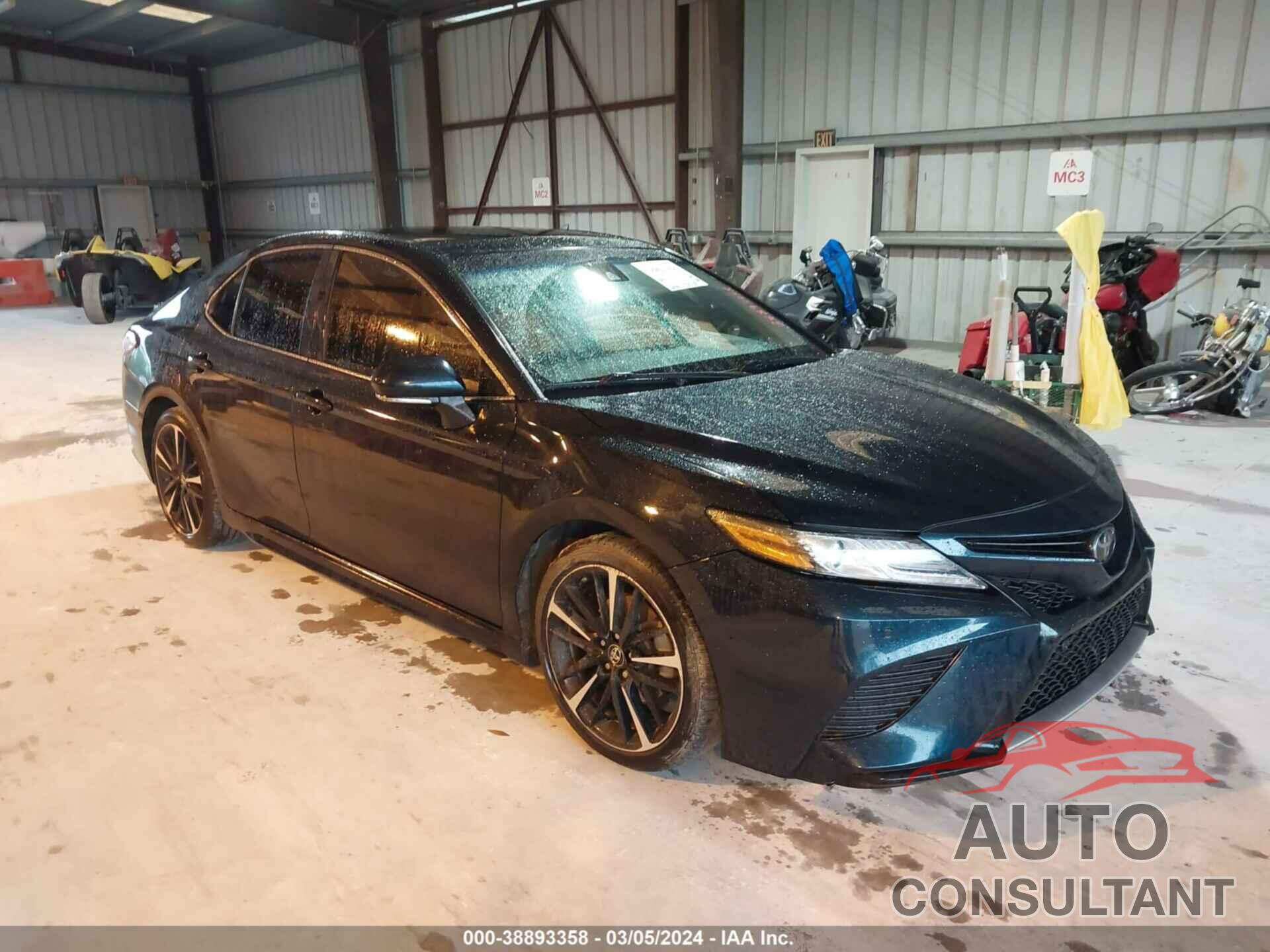 TOYOTA CAMRY 2018 - 4T1B61HK4JU669008