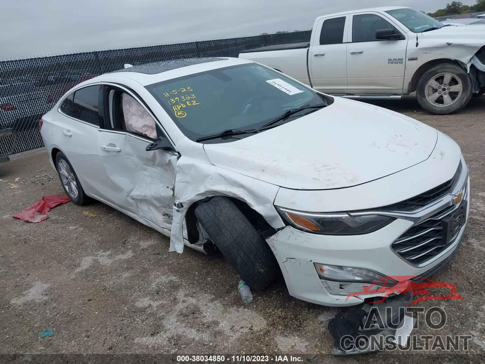 CHEVROLET MALIBU 2019 - 1G1ZD5ST5KF220002