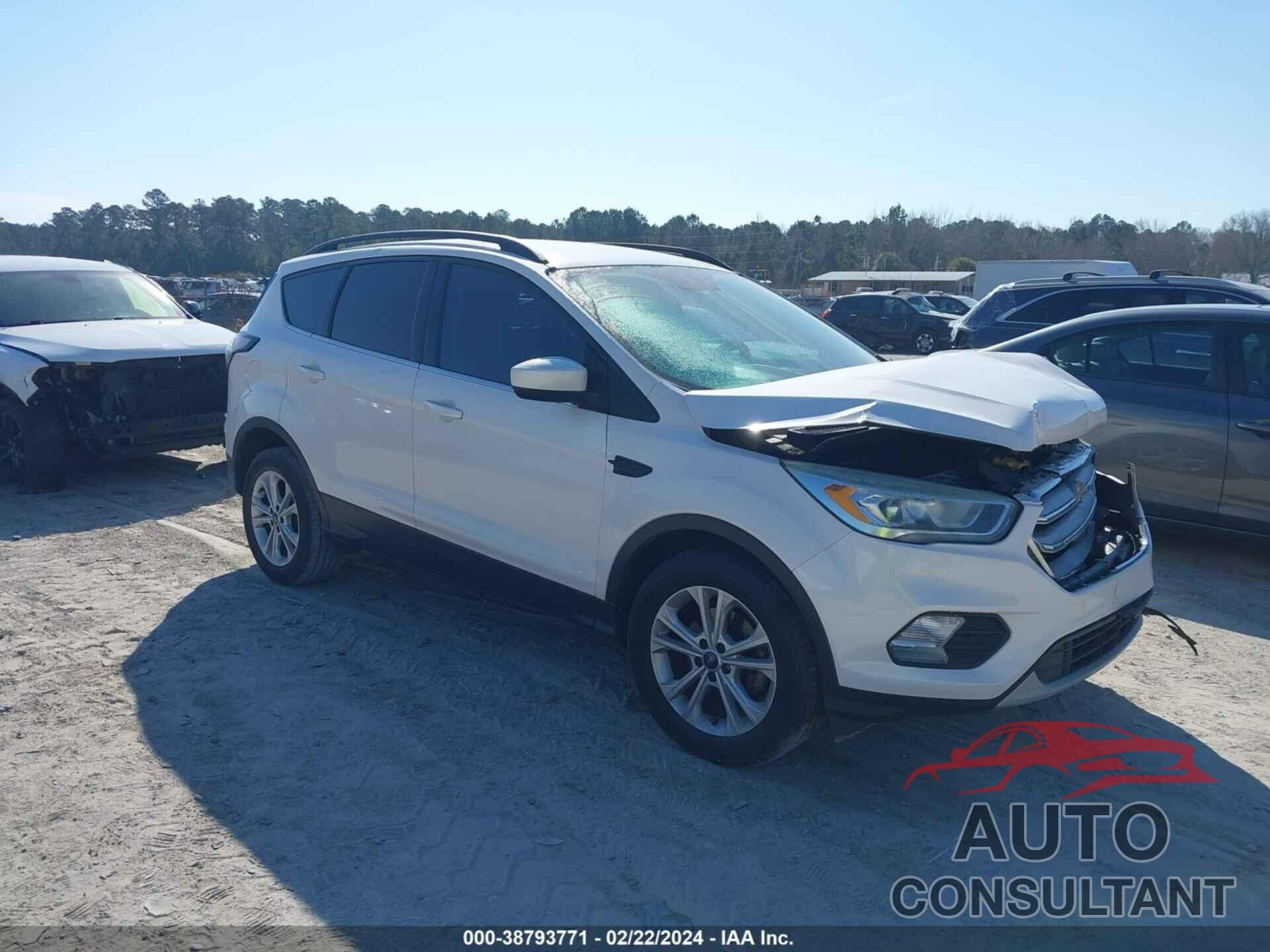 FORD ESCAPE 2017 - 1FMCU0GD8HUD56402