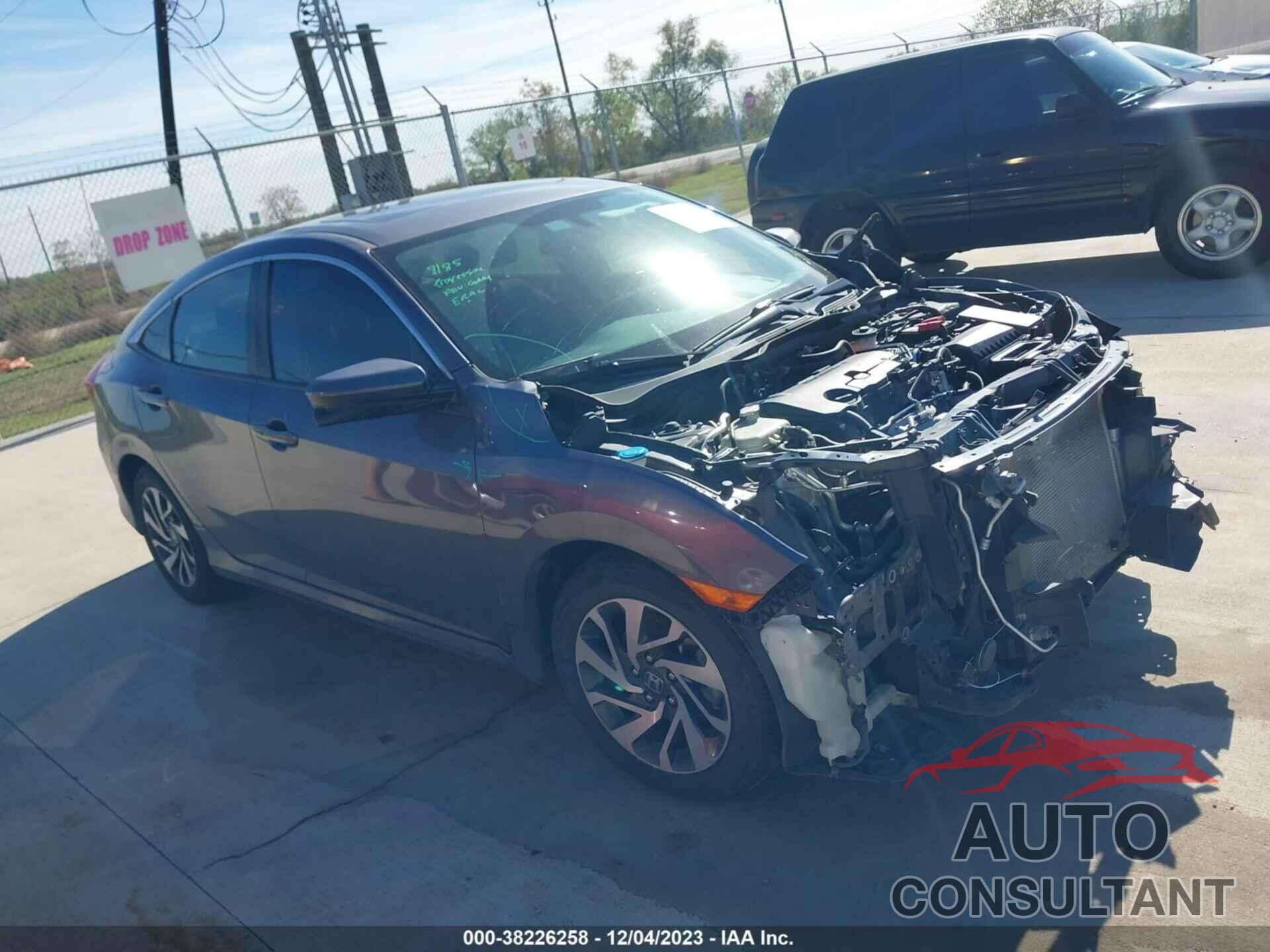 HONDA CIVIC 2018 - 2HGFC2F76JH555020