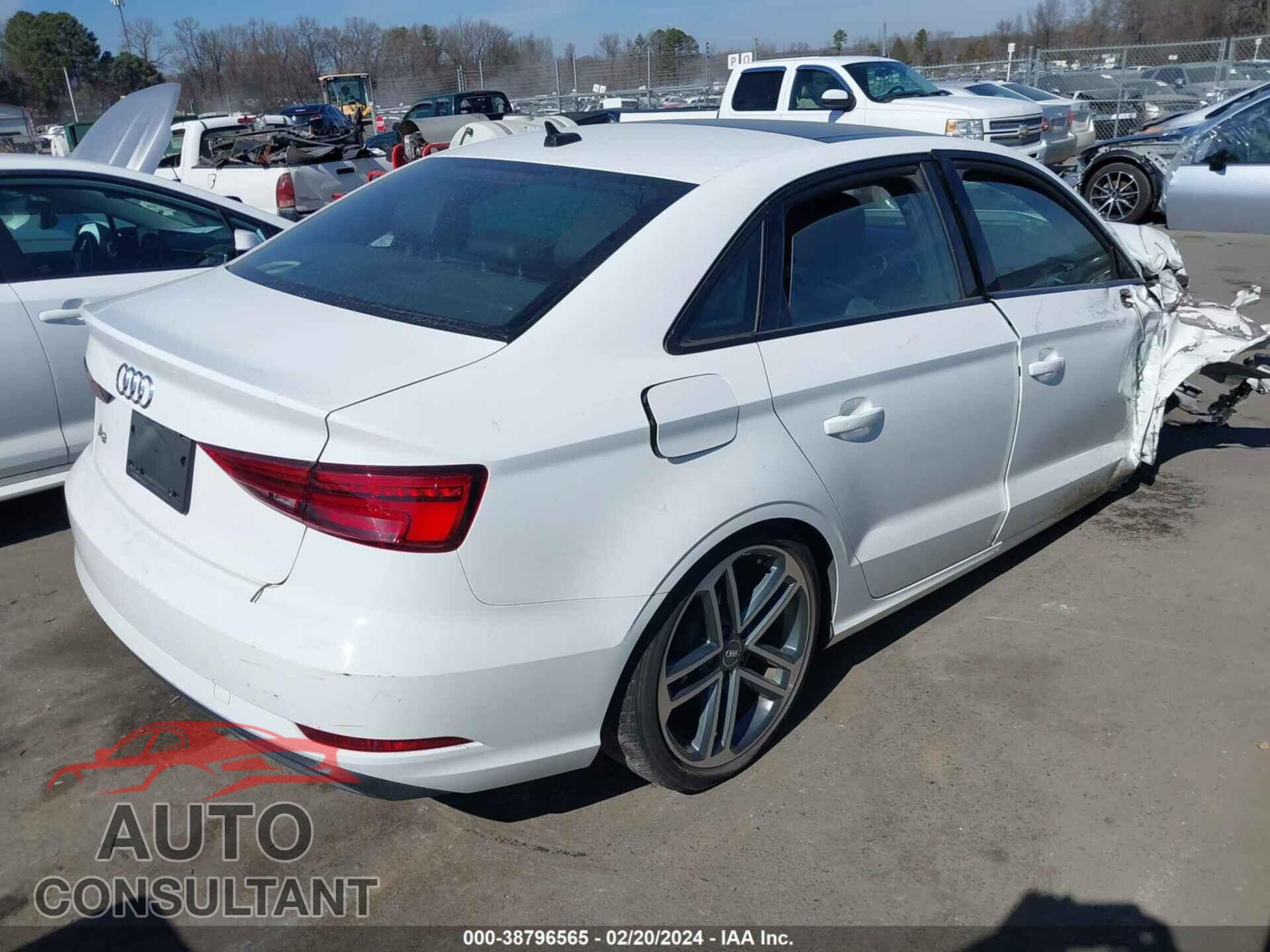 AUDI A3 2019 - WAUAUGFF7KA084941