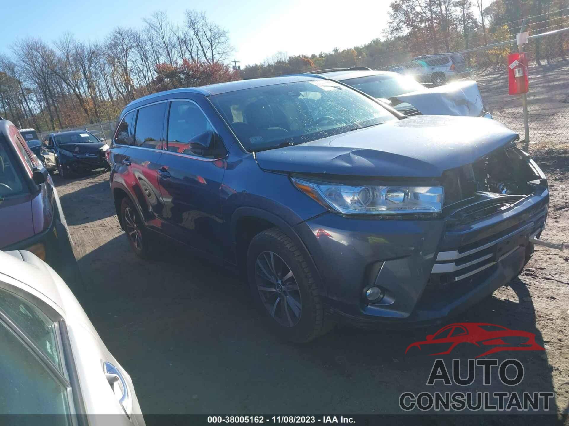 TOYOTA HIGHLANDER 2018 - 5TDJZRFH0JS825420