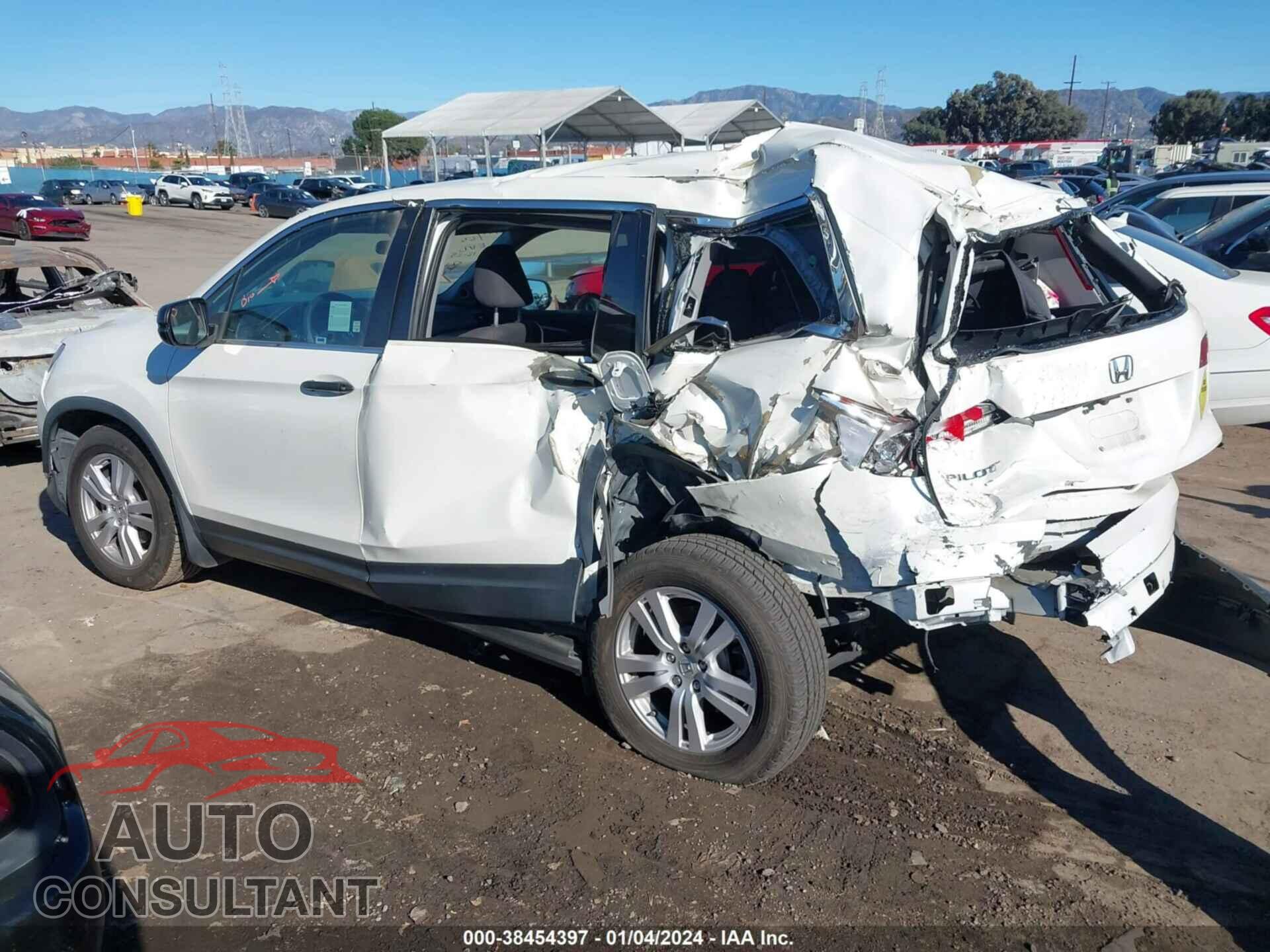 HONDA PILOT 2017 - 5FNYF5H11HB036580