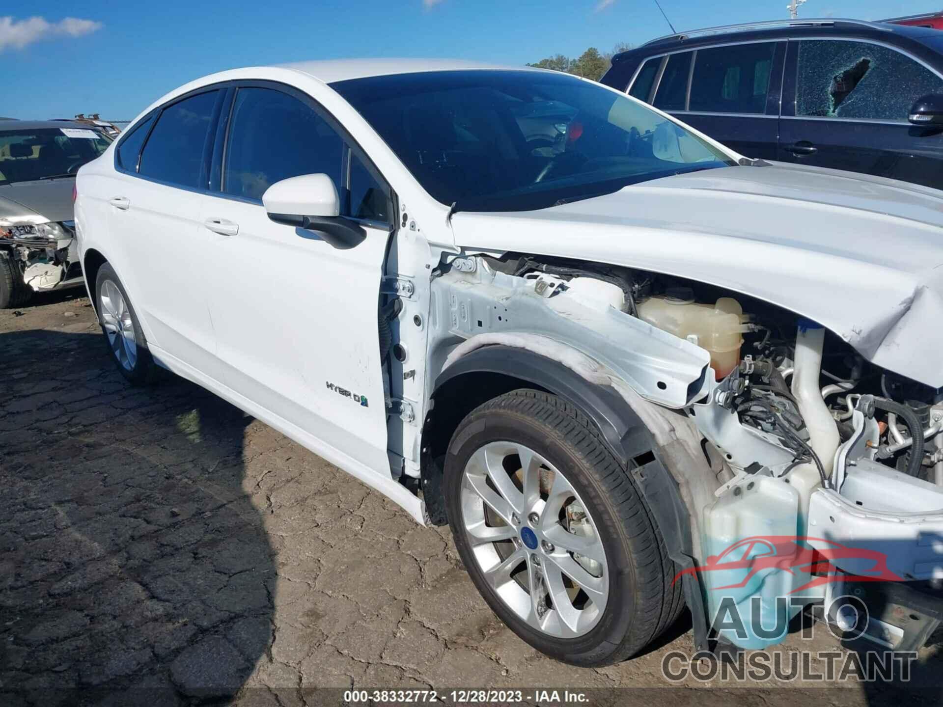 FORD FUSION HYBRID 2019 - 3FA6P0LU2KR188162