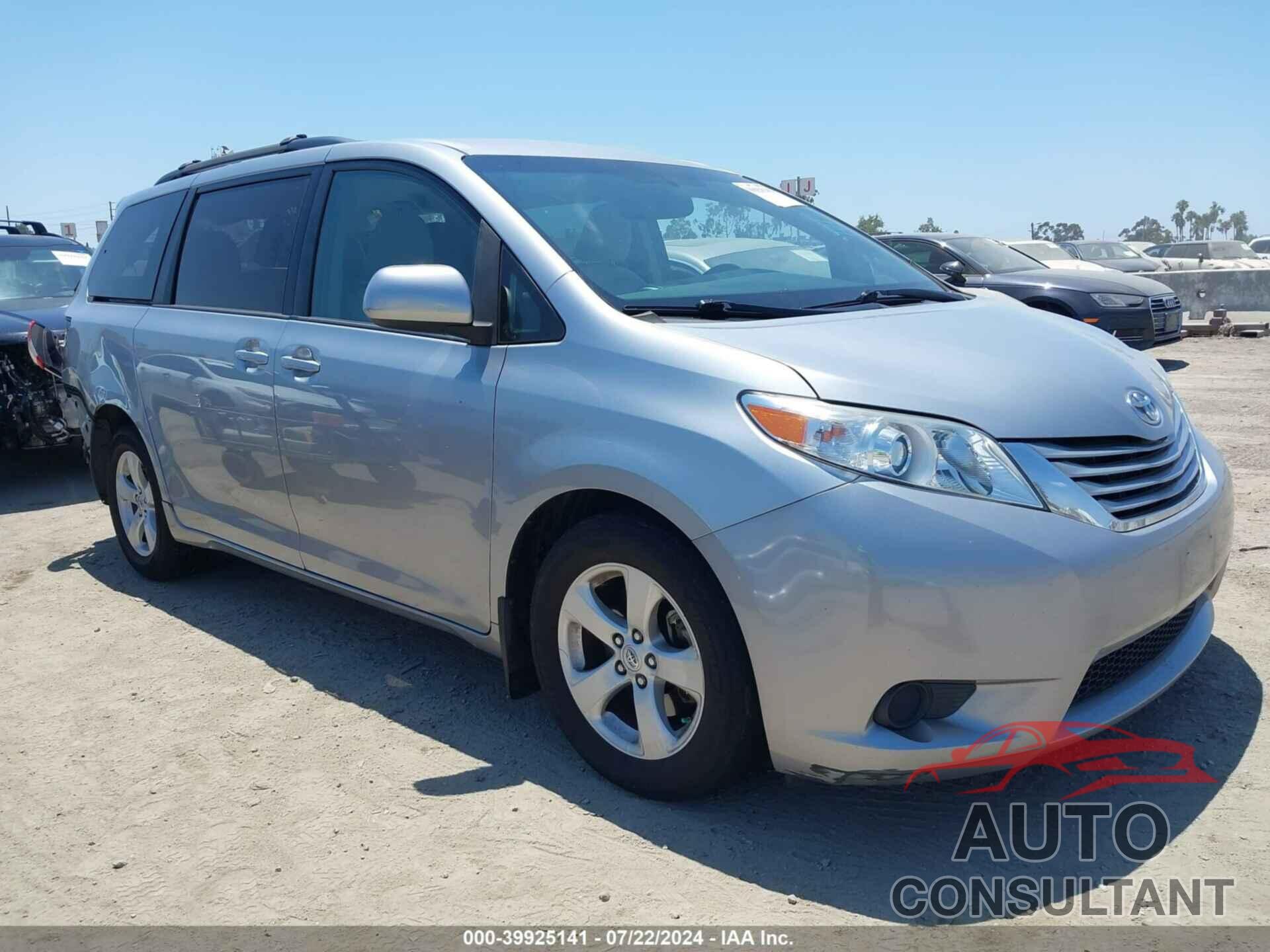 TOYOTA SIENNA 2017 - 5TDKZ3DC1HS875908