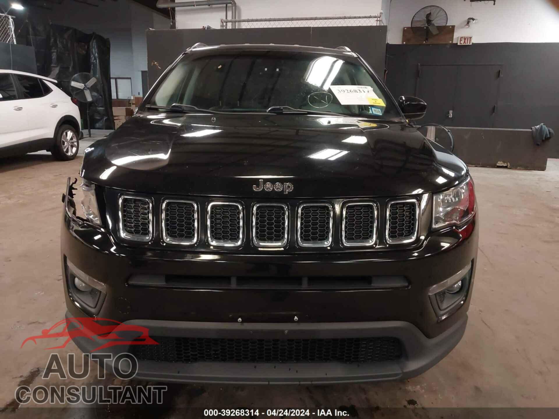 JEEP COMPASS 2018 - 3C4NJDBB7JT282425