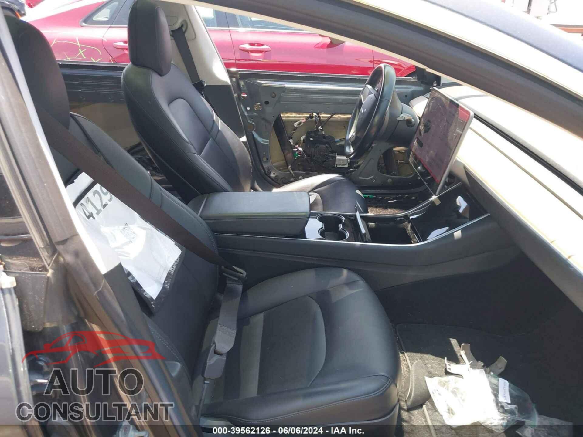 TESLA MODEL 3 2017 - 5YJ3E1EA4HF000425