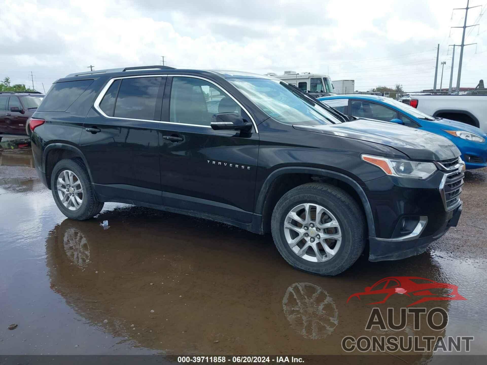 CHEVROLET TRAVERSE 2018 - 1GNERGKW5JJ155684