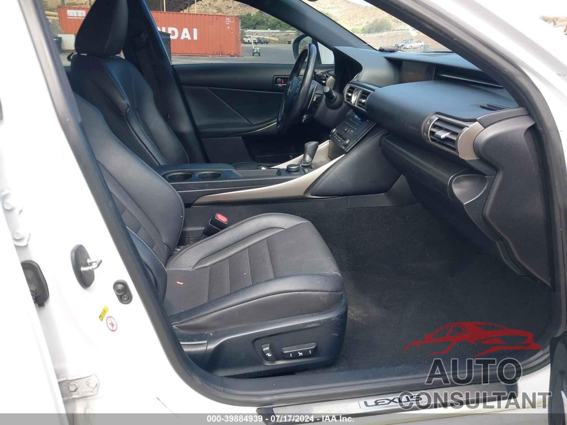 LEXUS IS 200T 2016 - JTHBA1D25G5015418