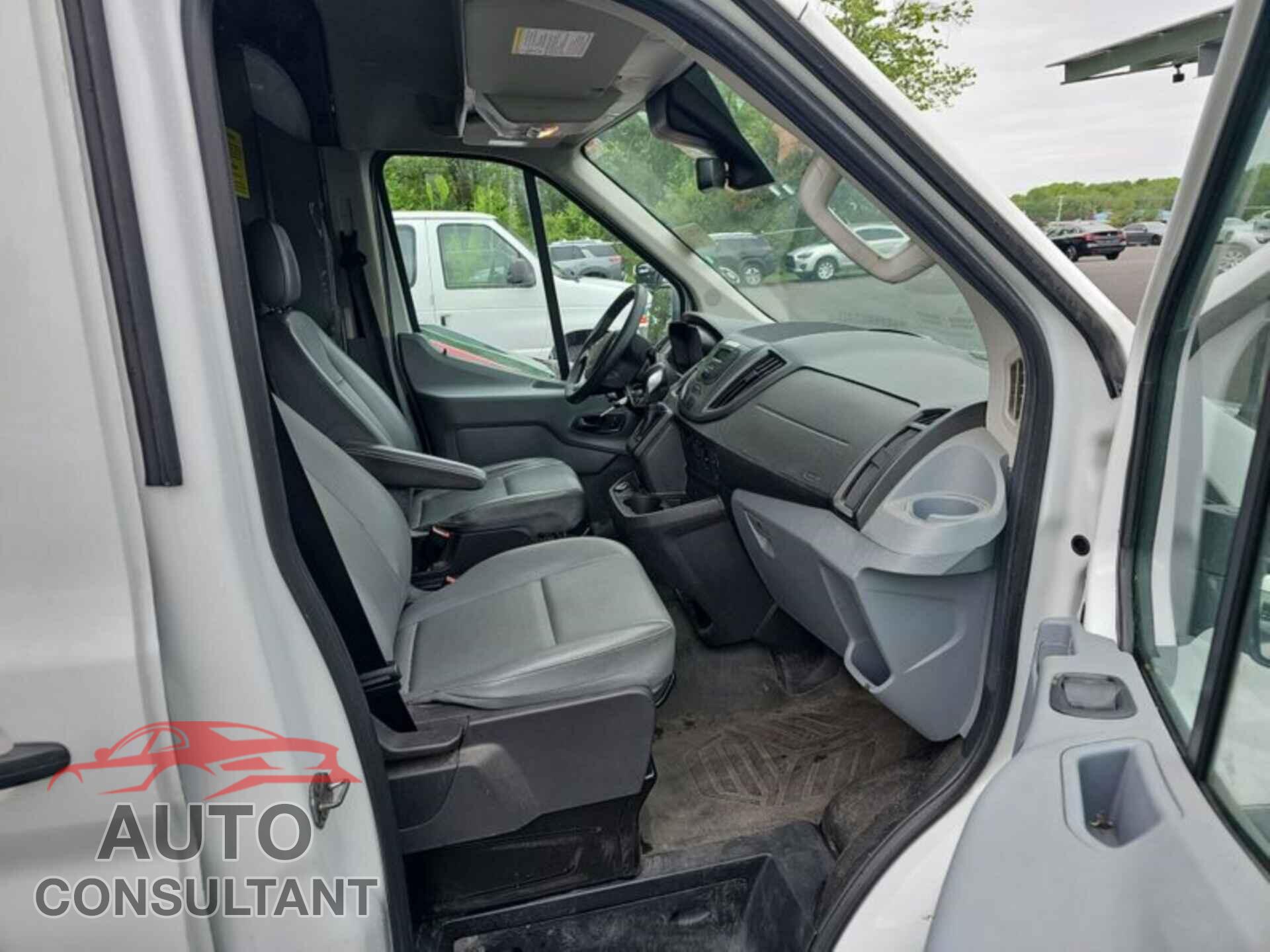 FORD TRANSIT 2019 - 1FTYR2CM4KKA80302