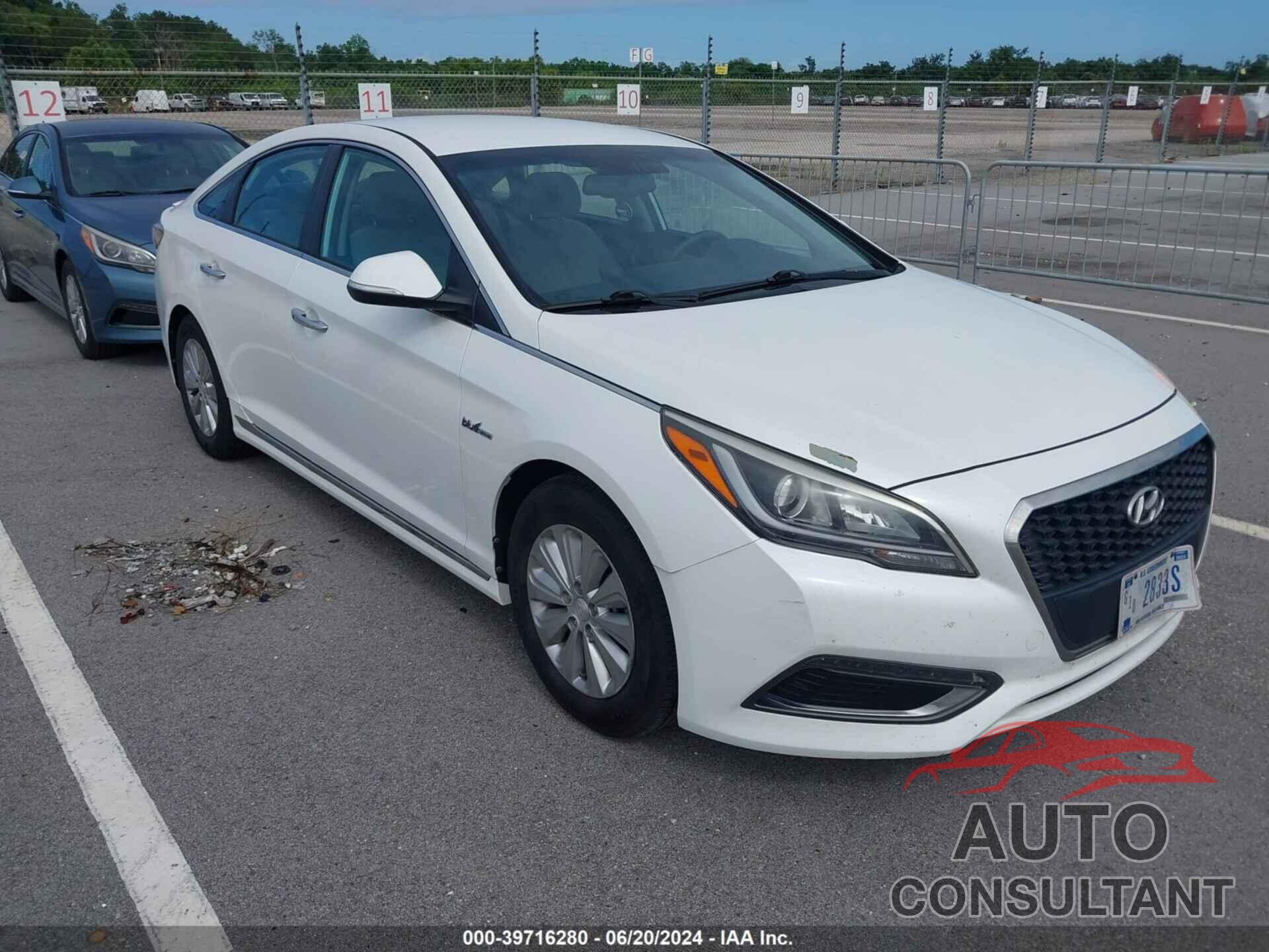 HYUNDAI SONATA HYBRID 2016 - KMHE24L18GA039205