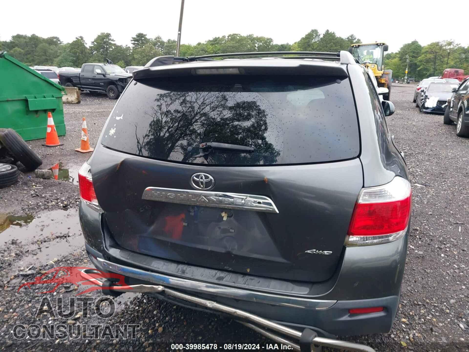 TOYOTA HIGHLANDER 2013 - 5TDBK3EH8DS189583