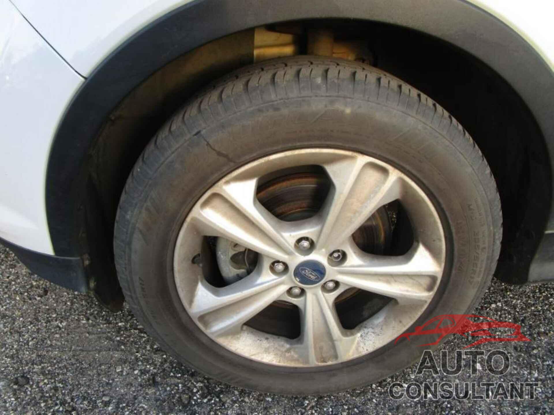 FORD ESCAPE 2019 - 1FMCU0GD0KUC07604